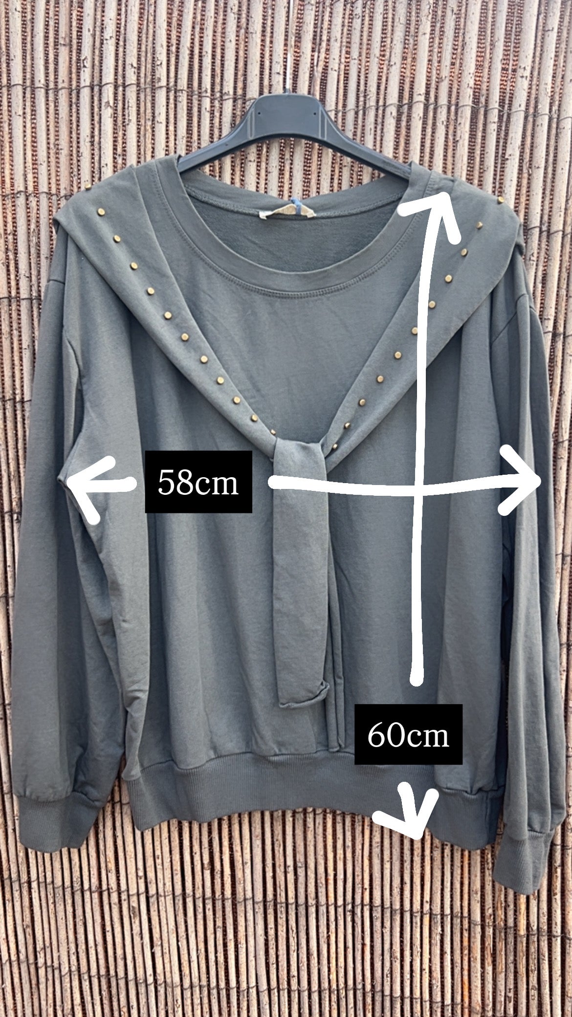 Sudadera burdeos tachuelas