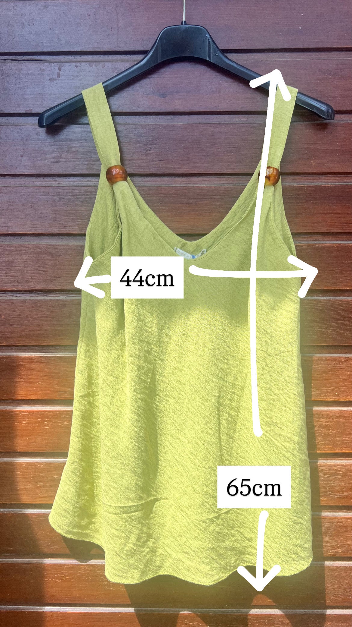 Top blanco detalle bola