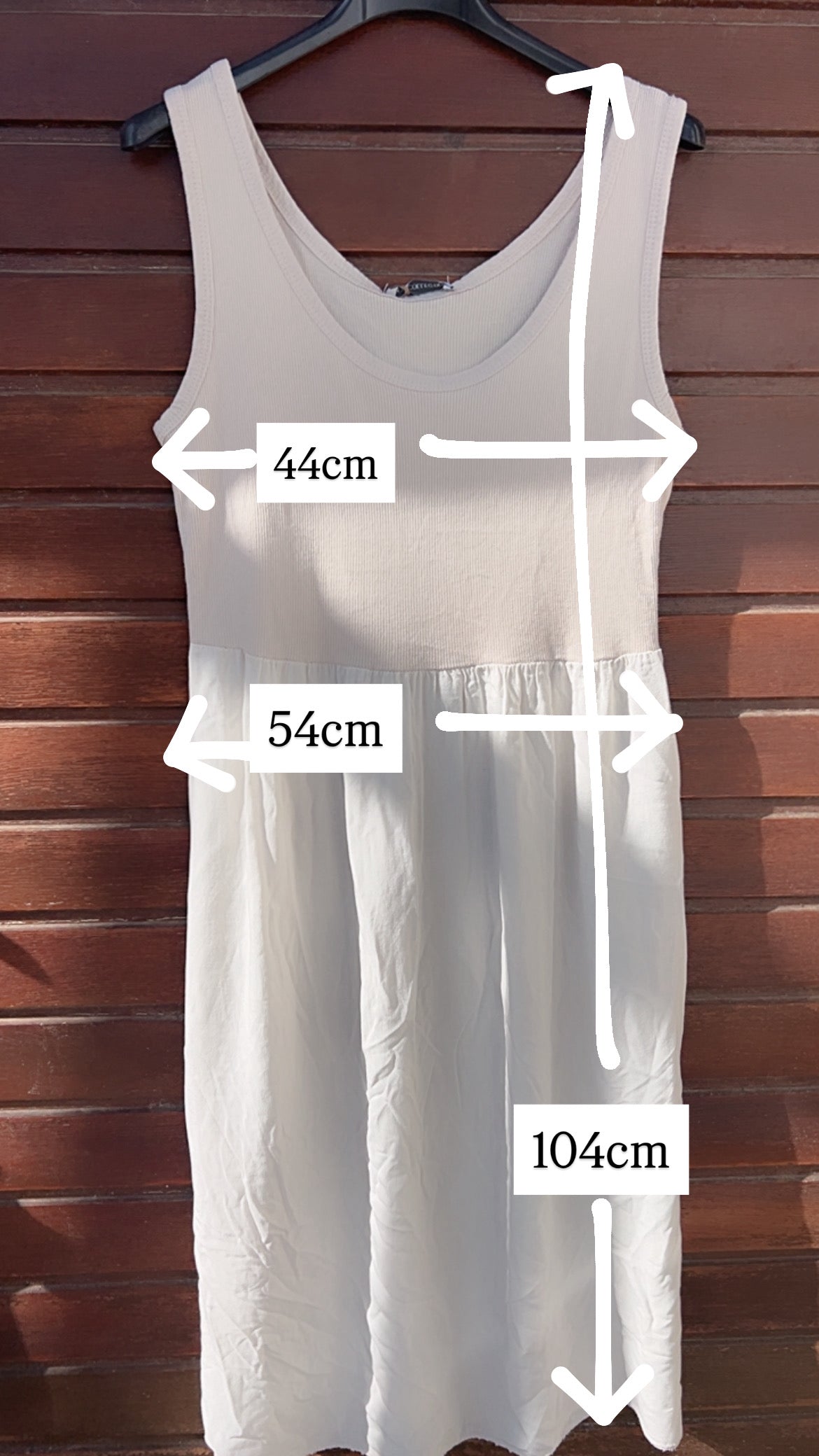 Vestido beige punto y viscosa