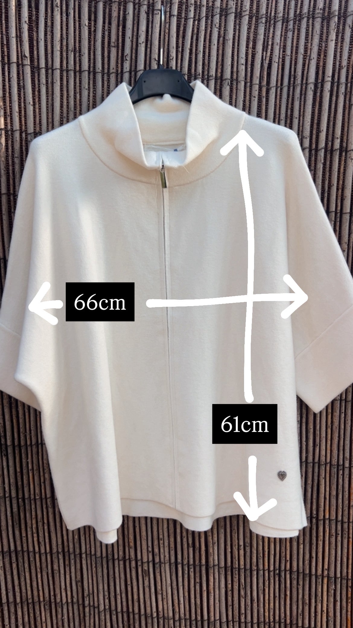 Chaqueta beige cuello