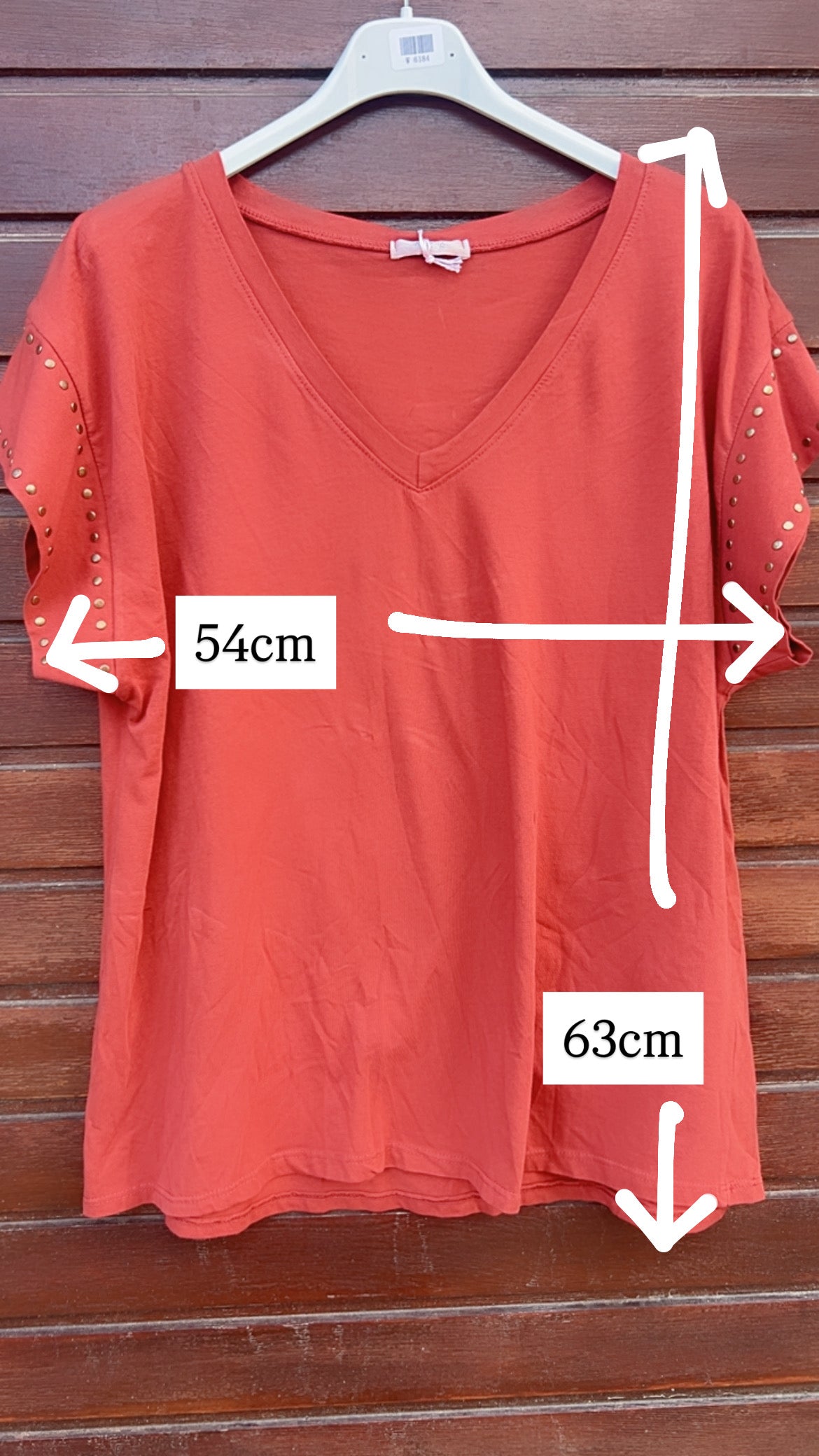 Camiseta tachuelas pico teja