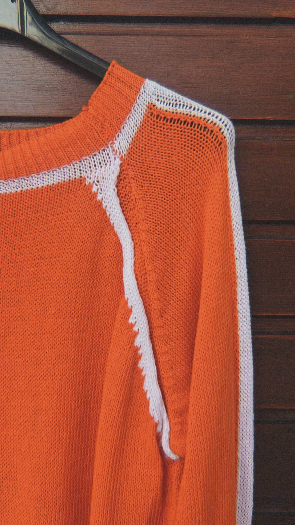 Jersey naranja con detalle ribete