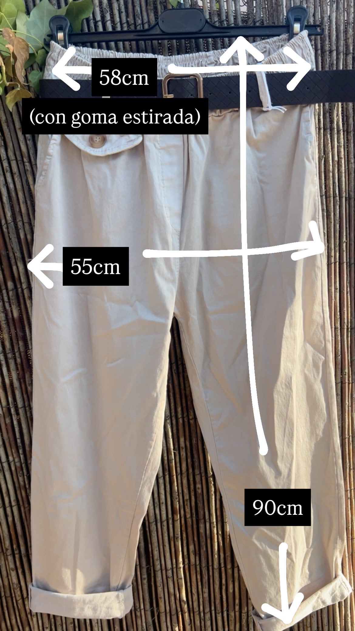 Jogger beige detalle bolsillo