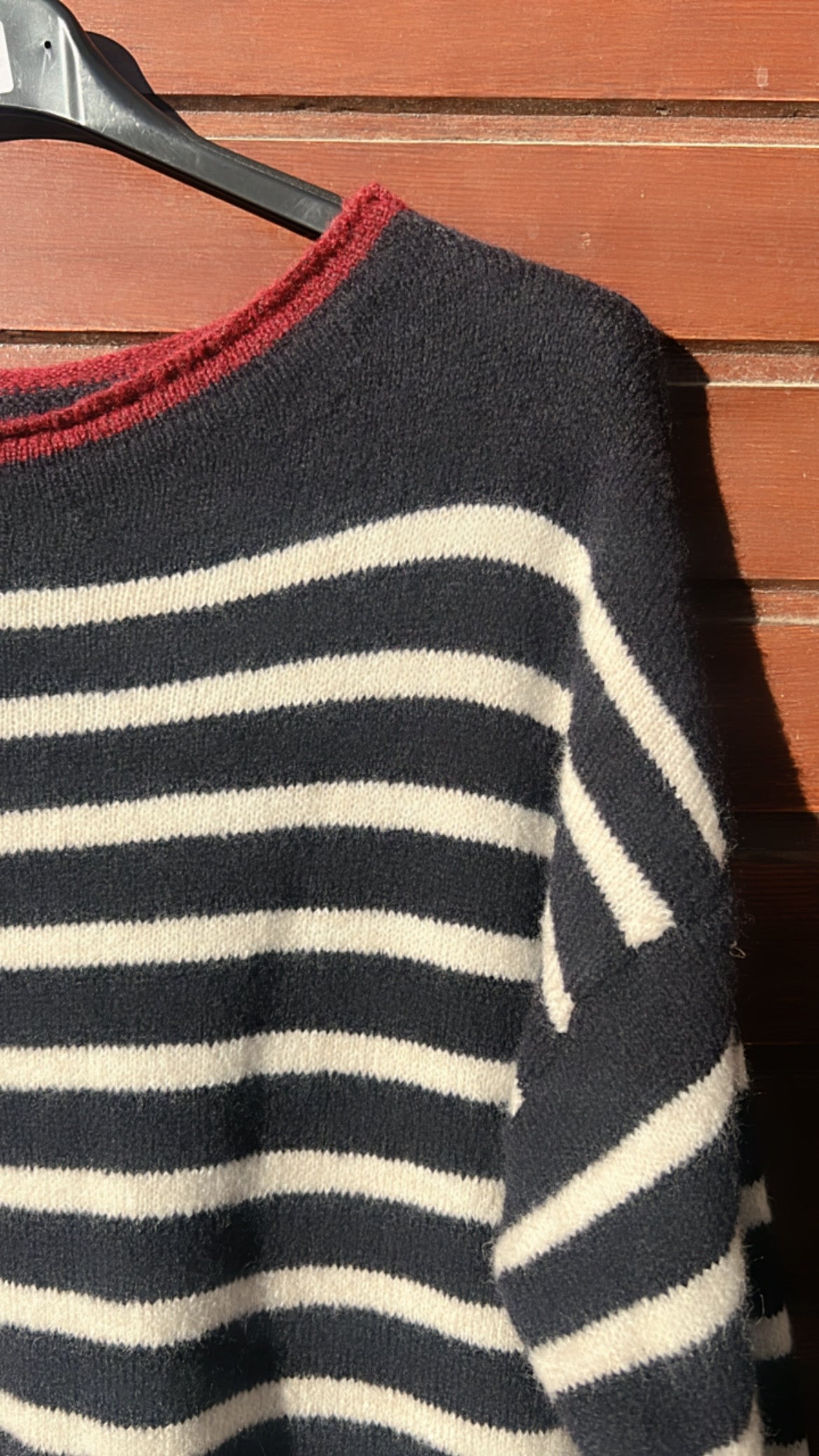 Jersey marino ribete granate