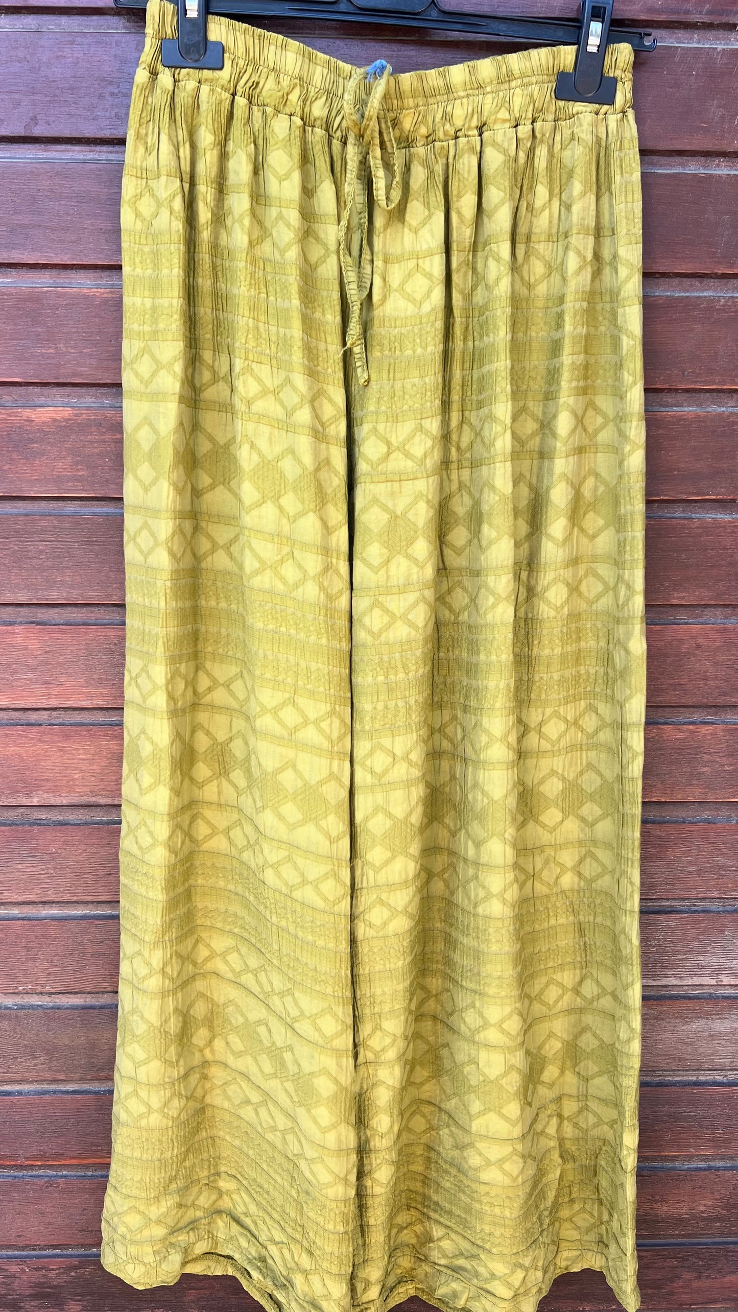 Pantalón pistacho cenefa