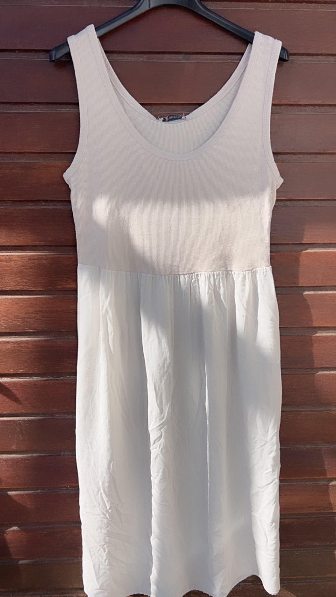 Vestido beige punto y viscosa