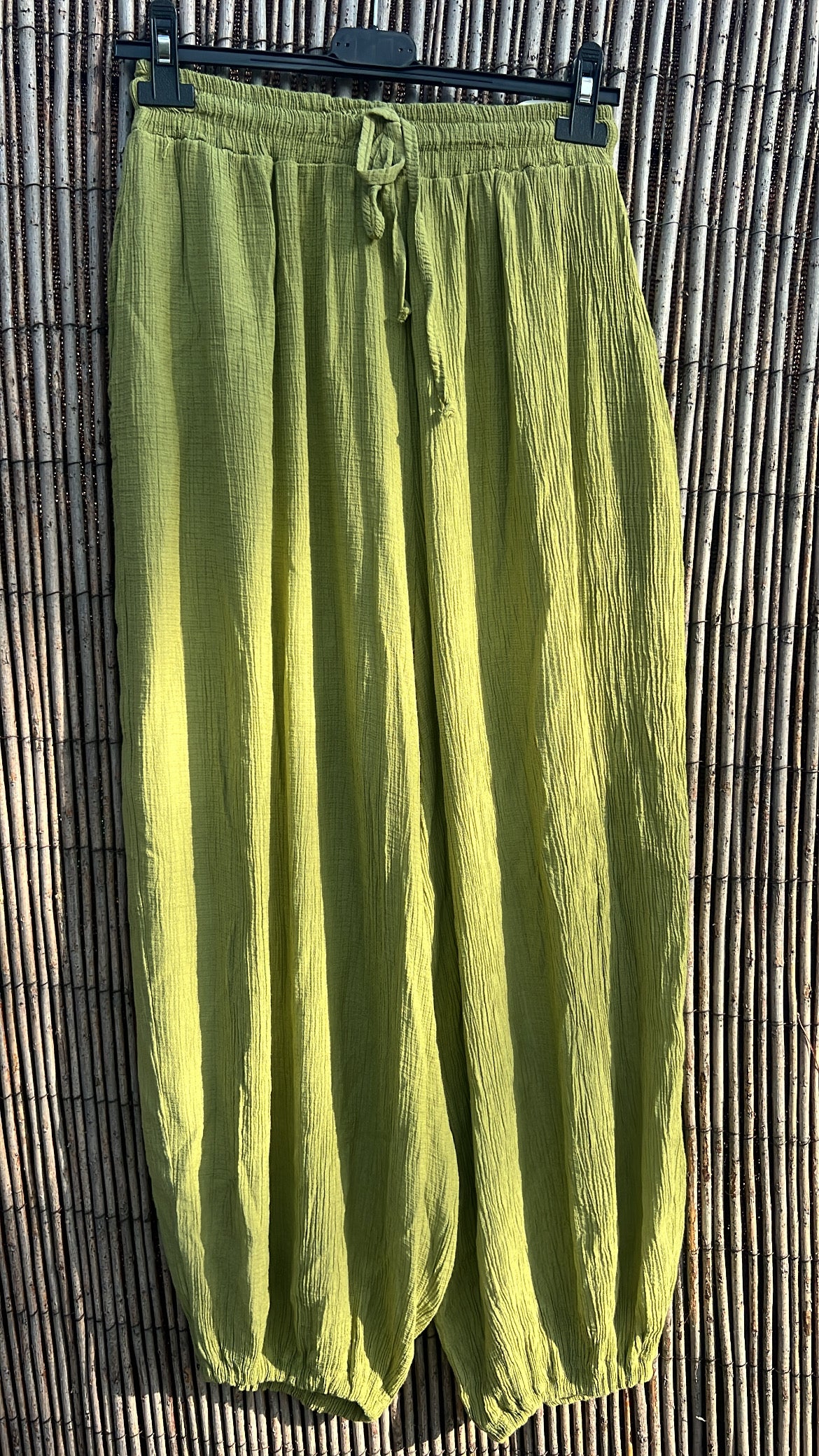 Pantalón bombacho pistacho