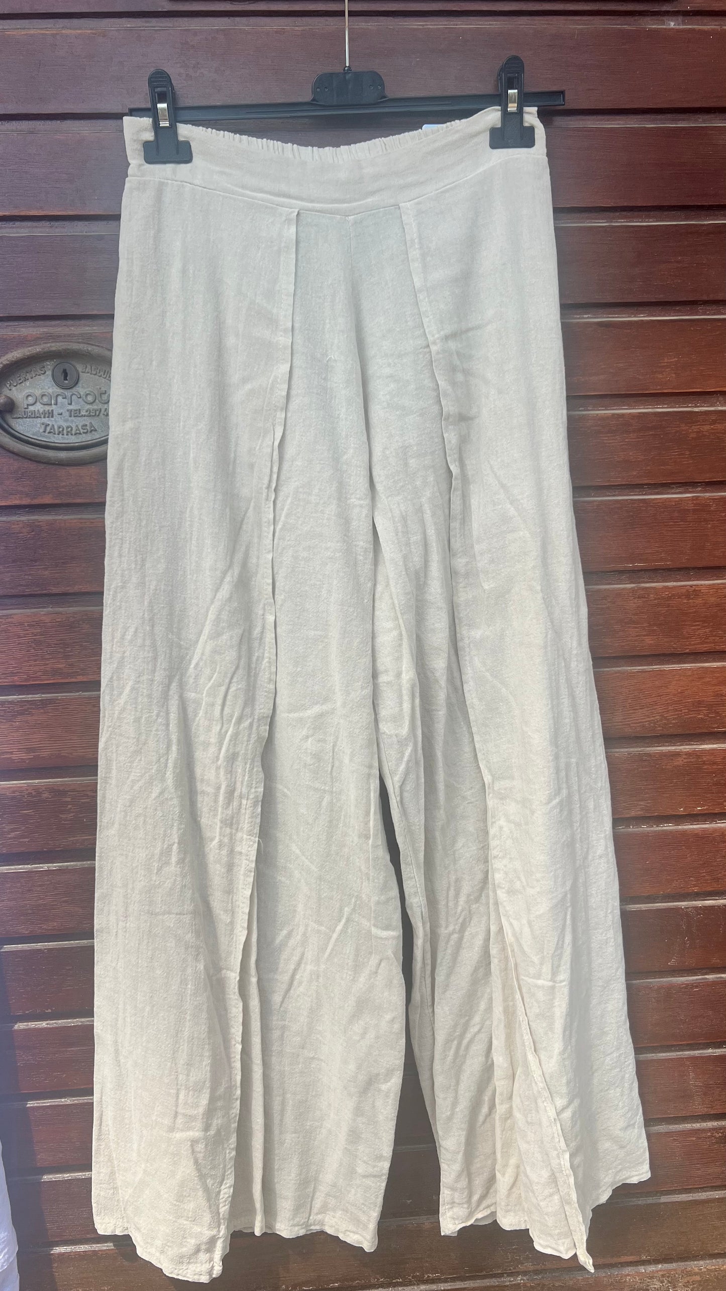 Pantalón abertura beige