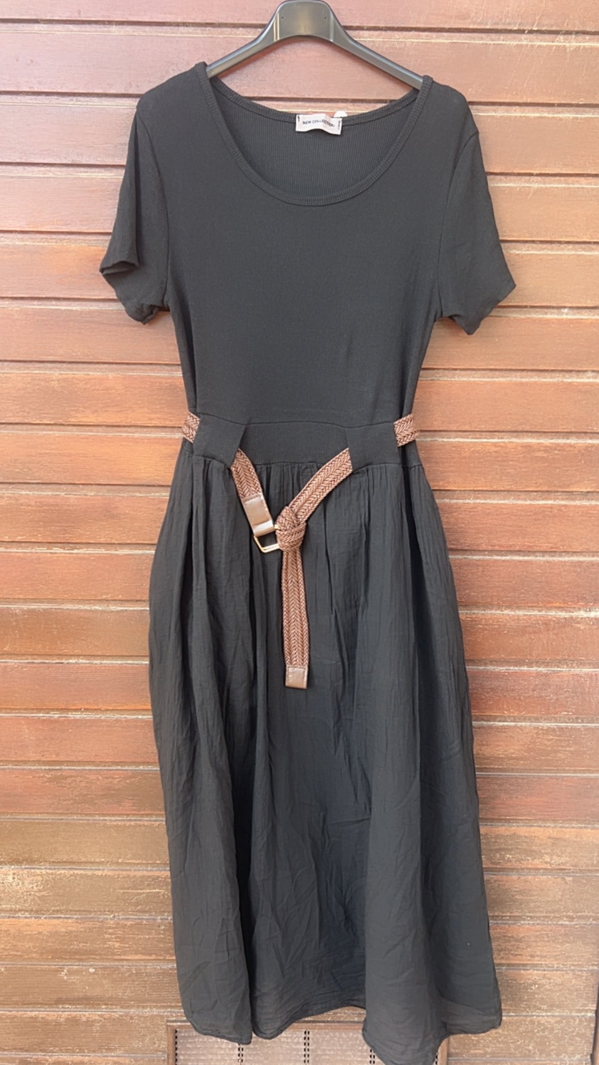 Vestido negro con cinturón