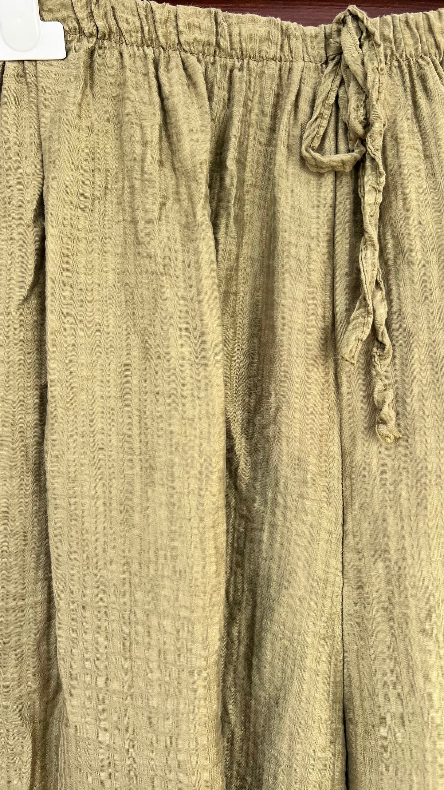 Pantalón ancho pistacho