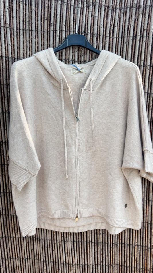 Chaqueta beige con capucha