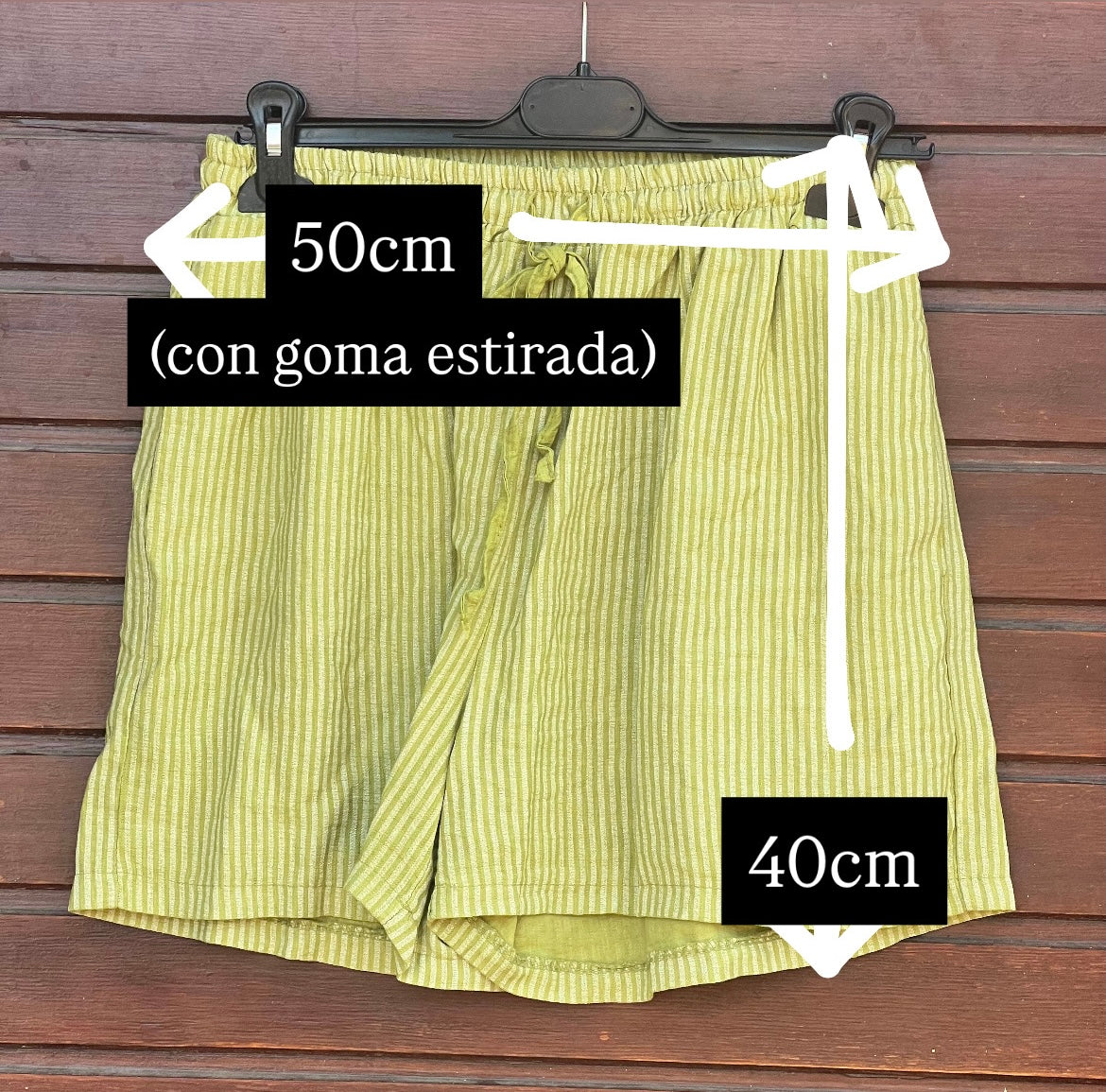 Pantalón corto blanco y marino