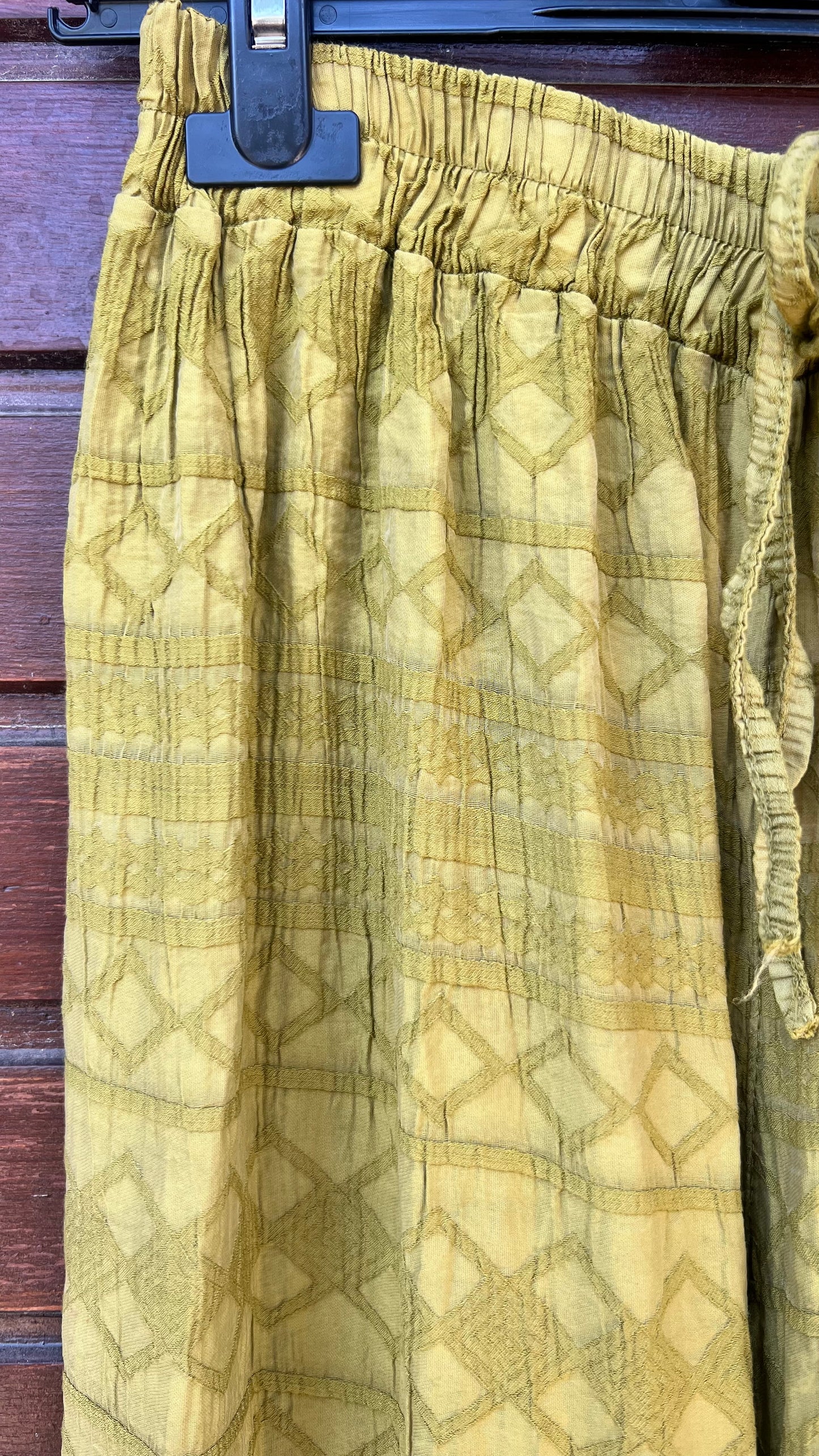 Pantalón pistacho cenefa