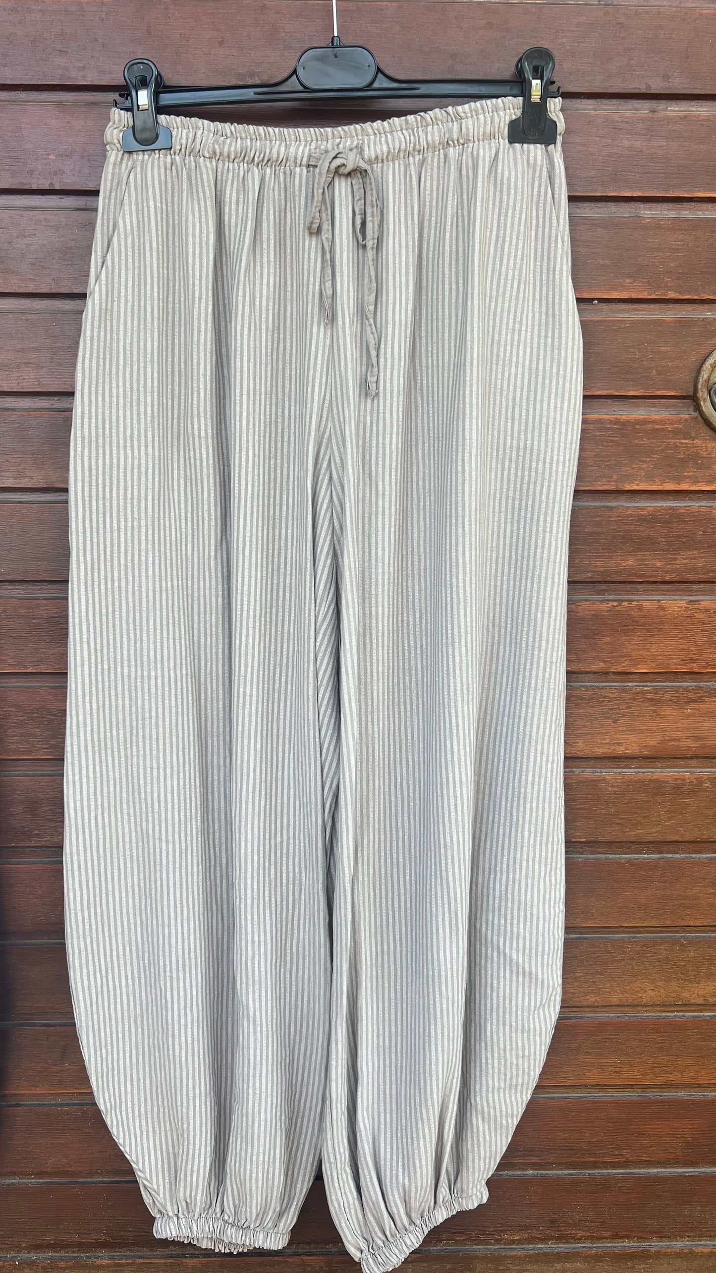 Pantalón bombacho taupe