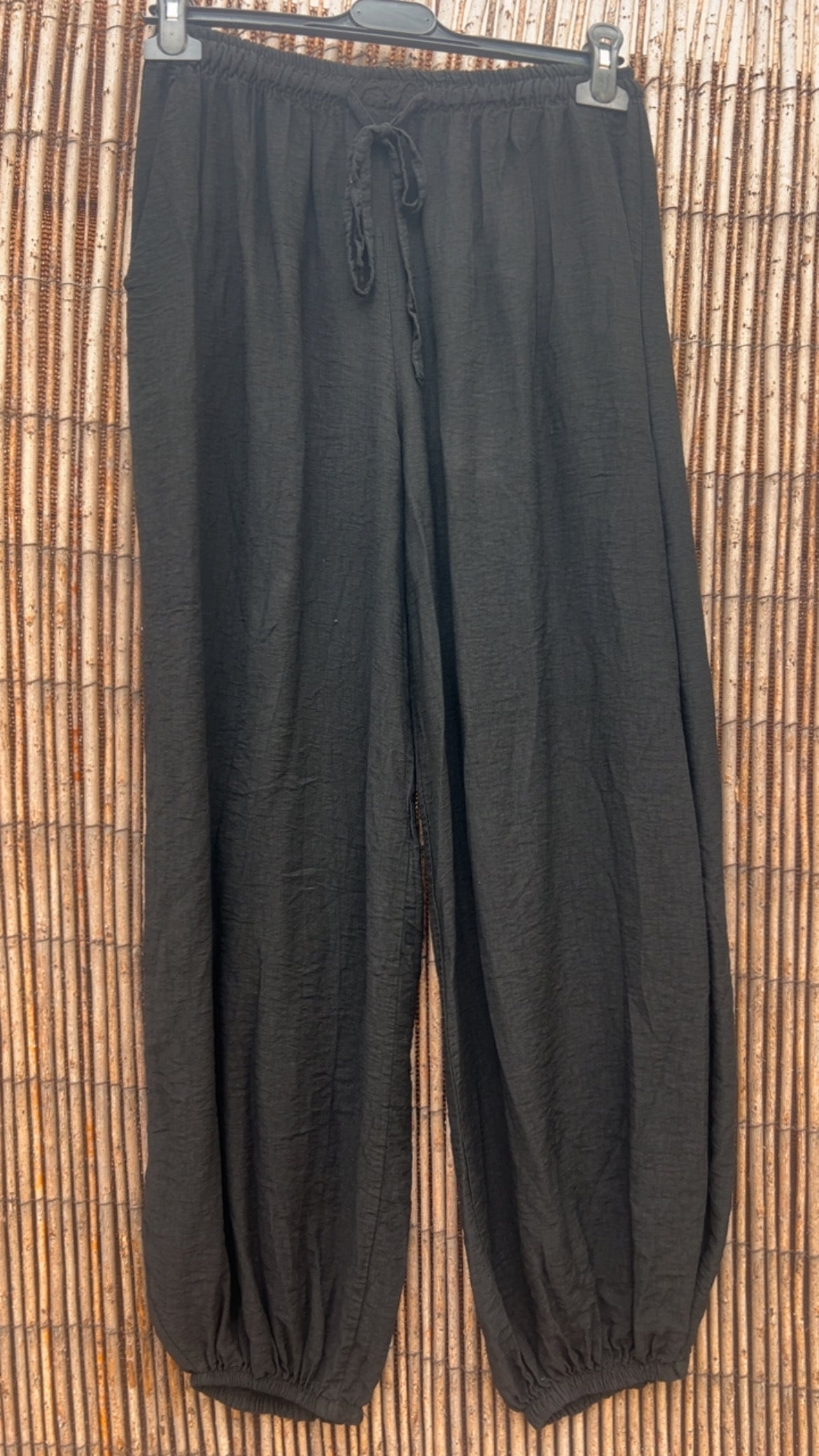 Pantalón bombacho negro