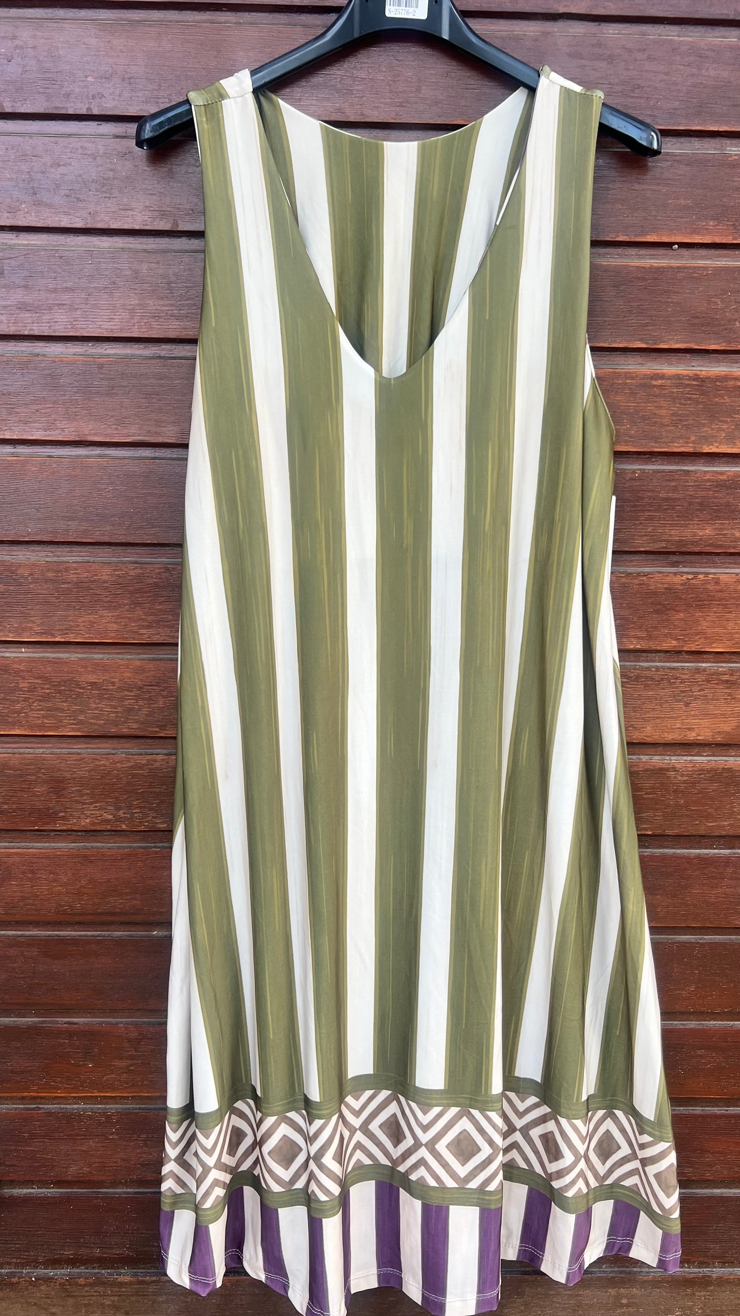 Vestido licra verde ribete lila