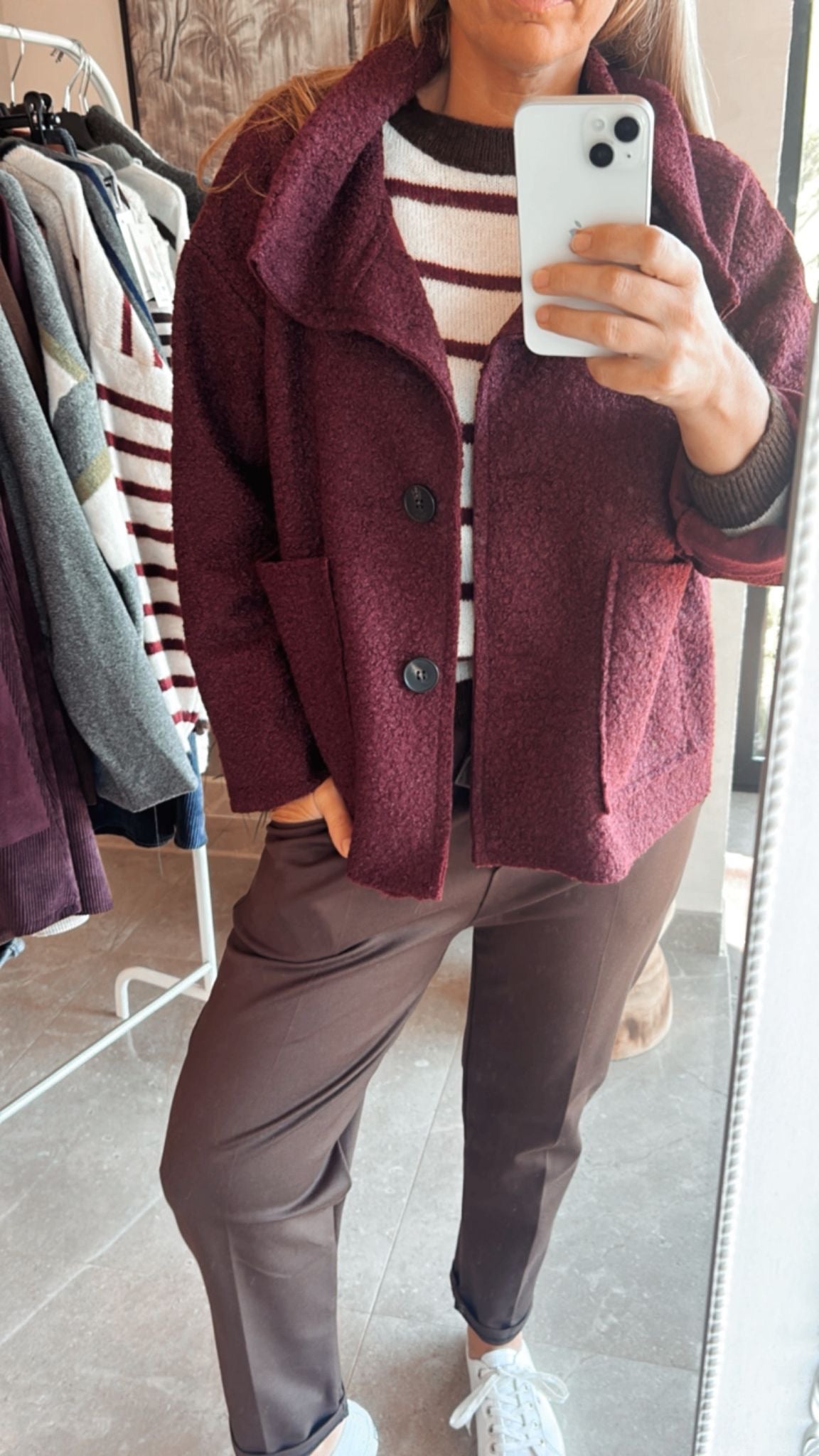 Chaqueta corta granate