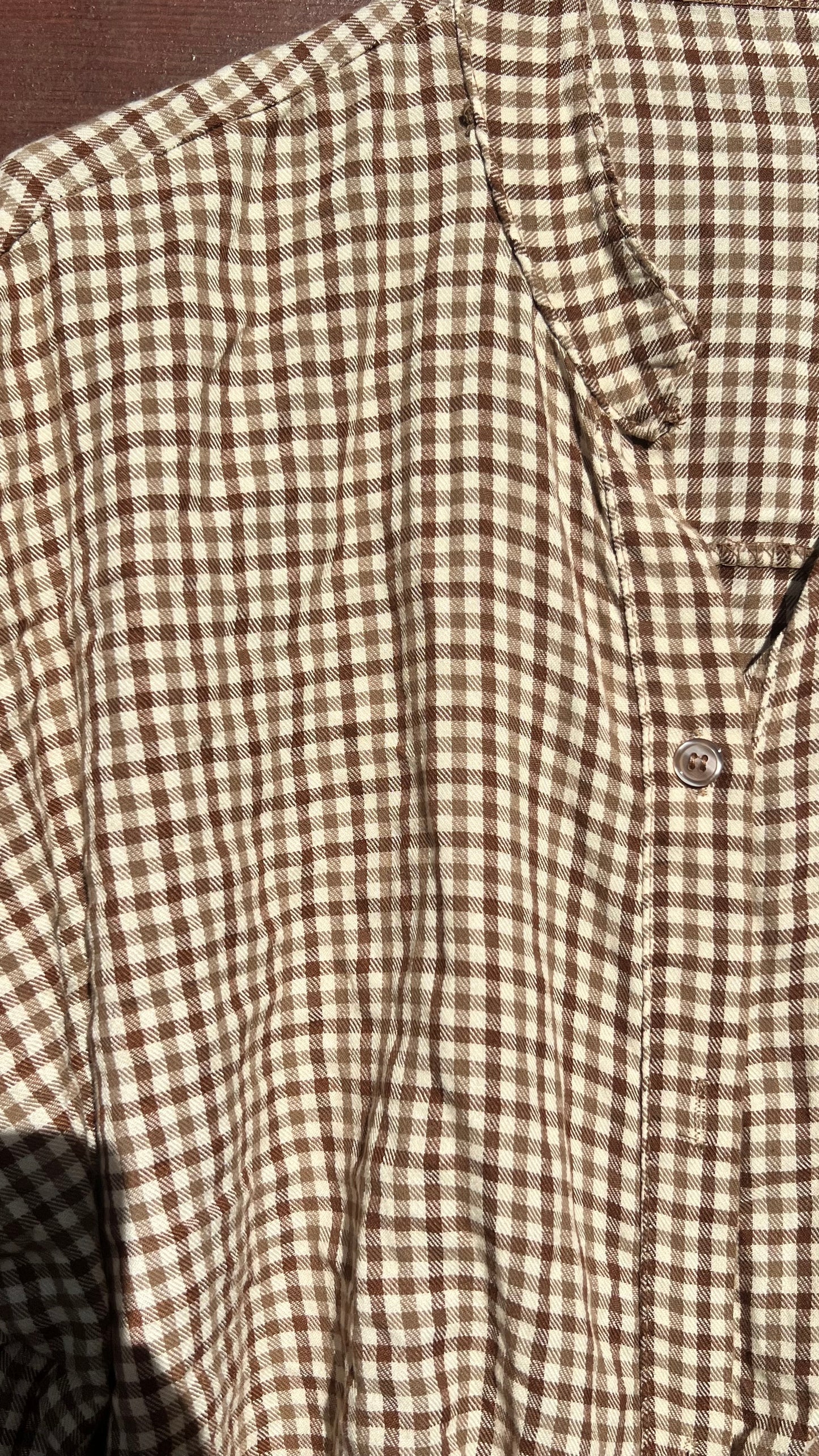Camisa marrón nudo