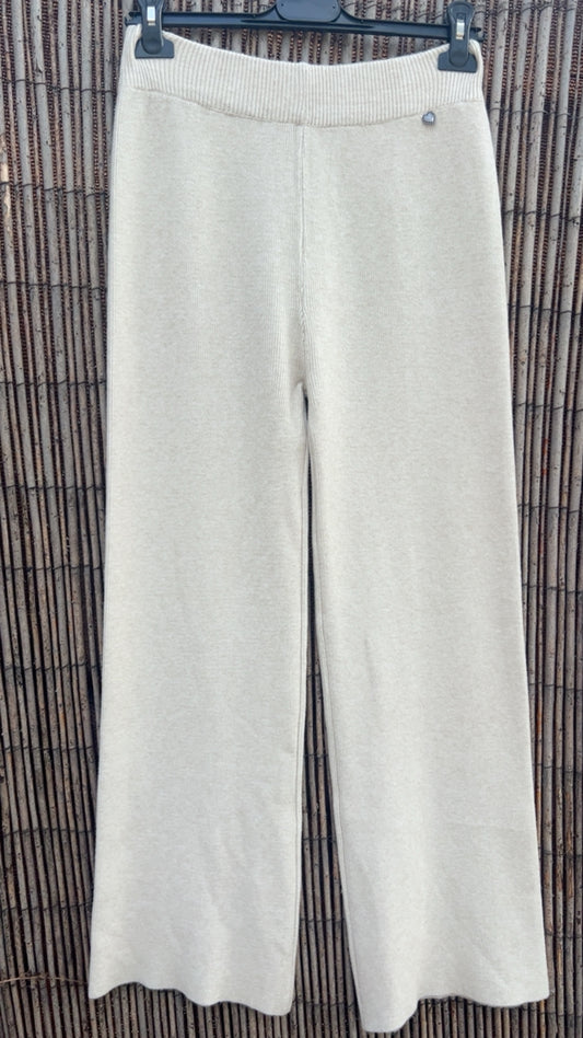 Pantalón beige punto
