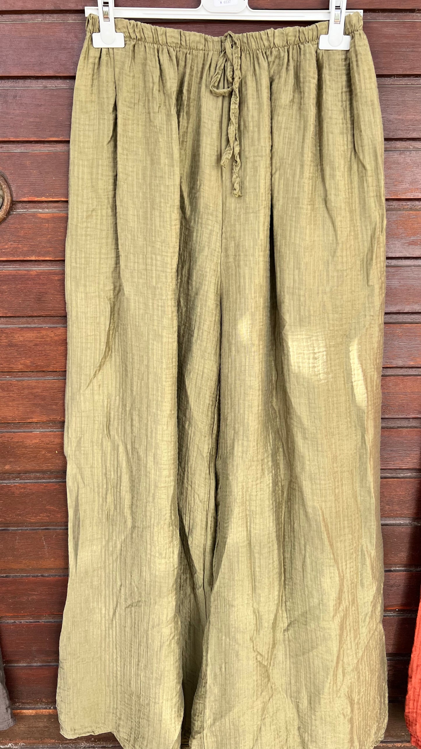 Pantalón ancho pistacho