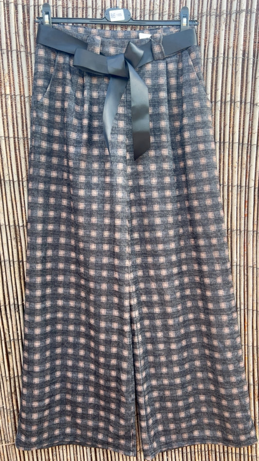 Pantalón cuadritos camel