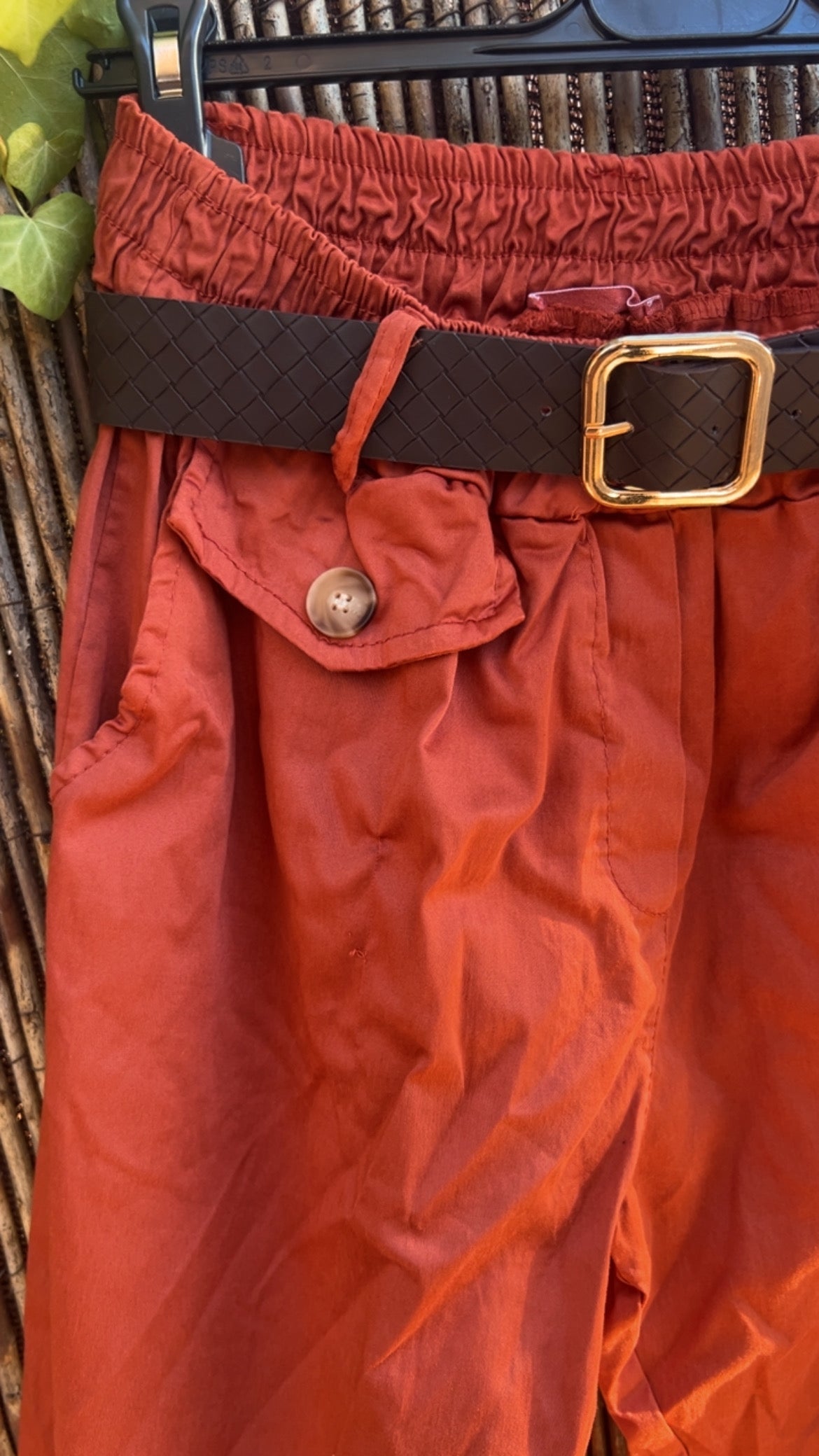 Jogger teja detalle bolsillo