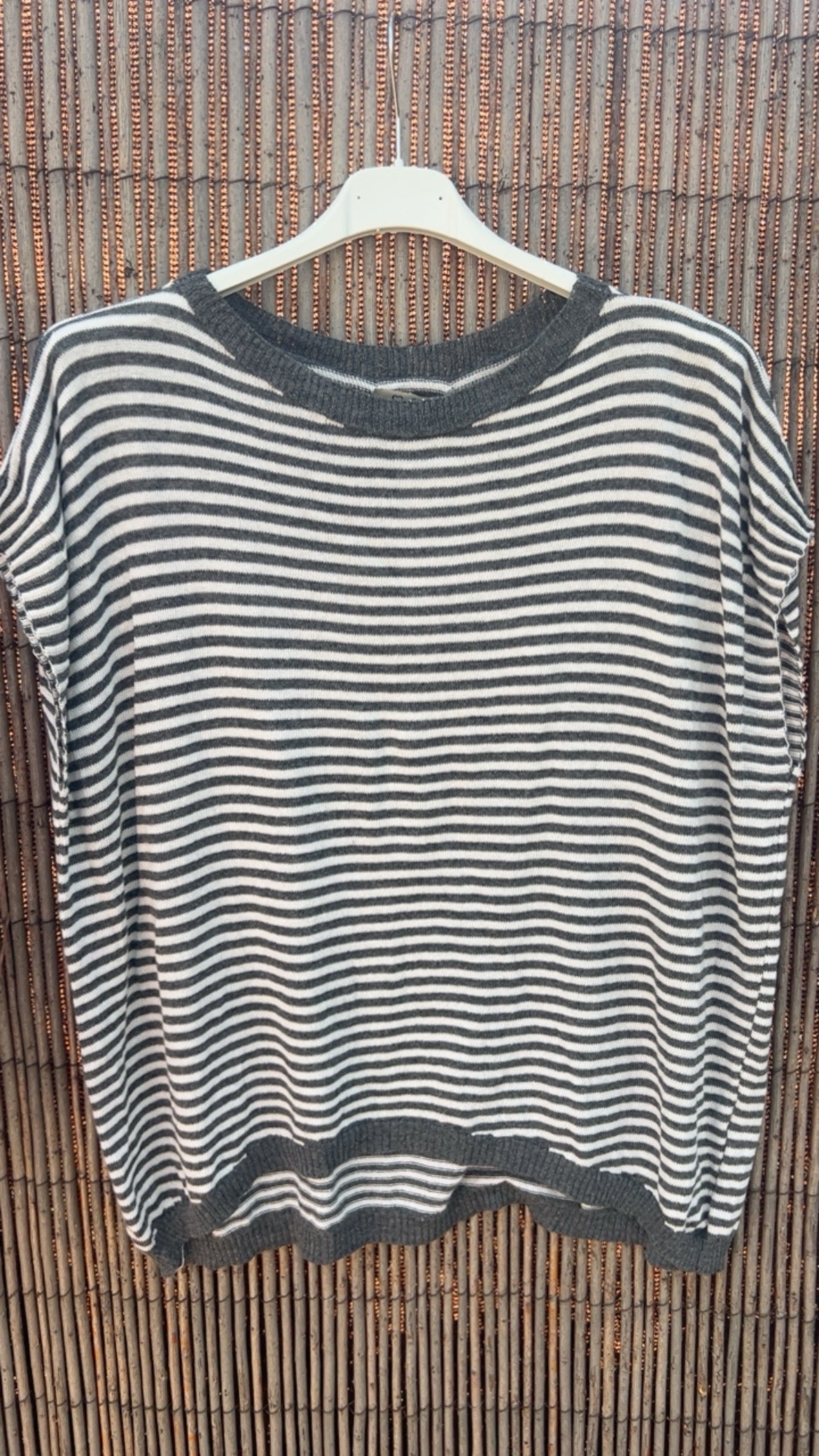 Jersey rayas gris
