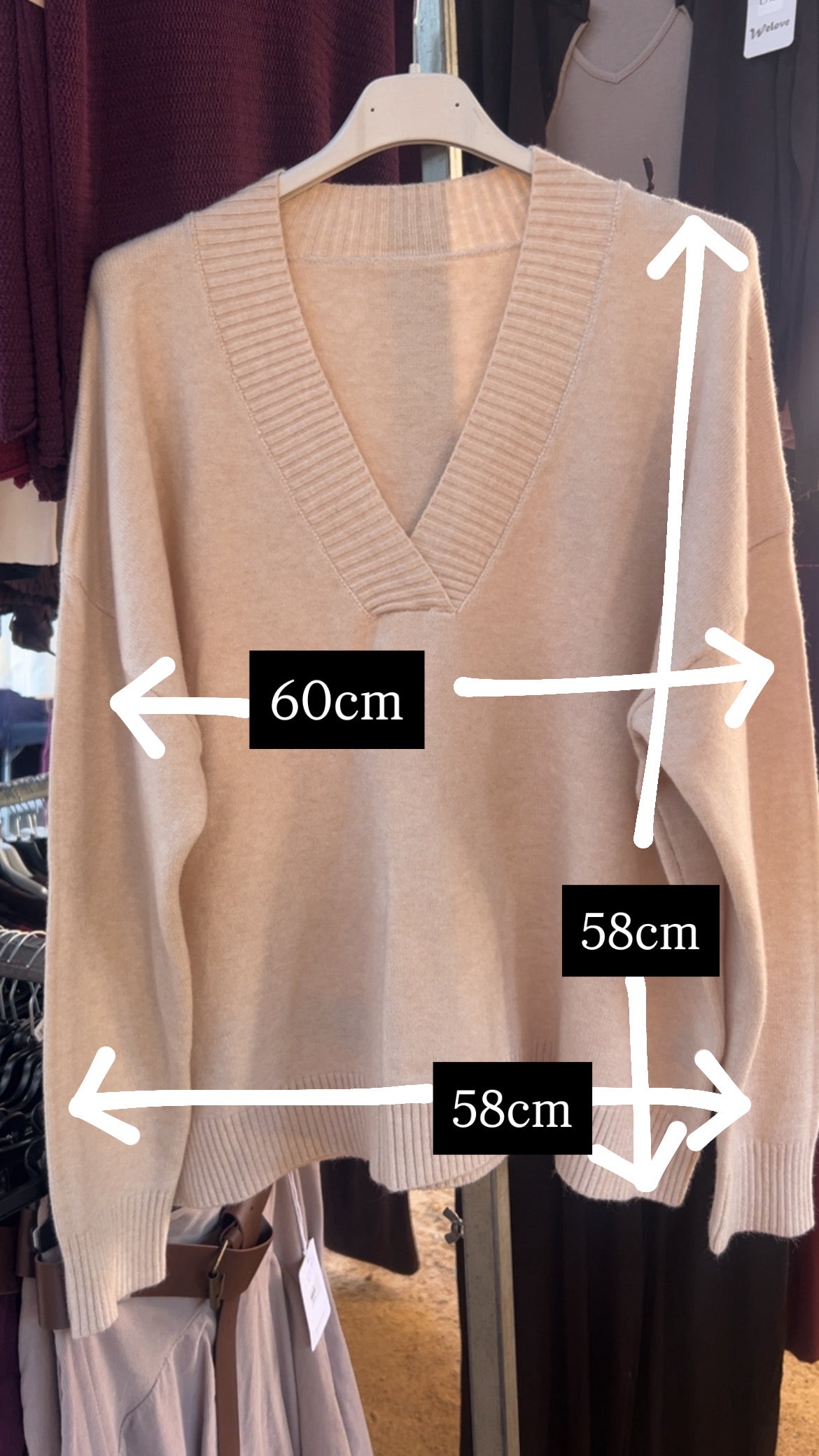 Jersey beige cuello pico