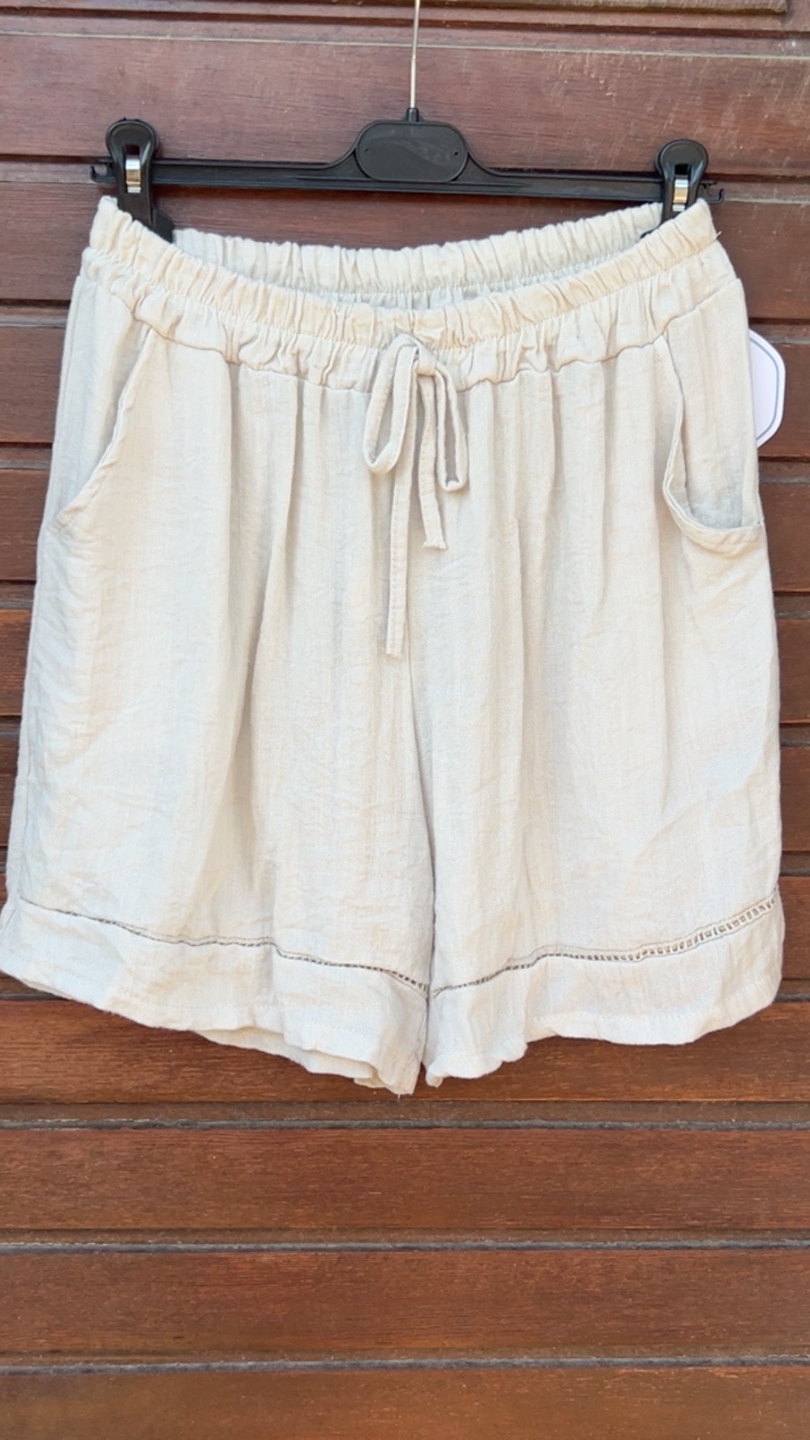 Pantalón corto beige