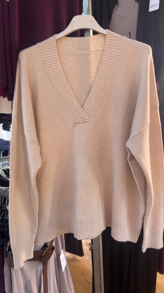 Jersey beige cuello pico