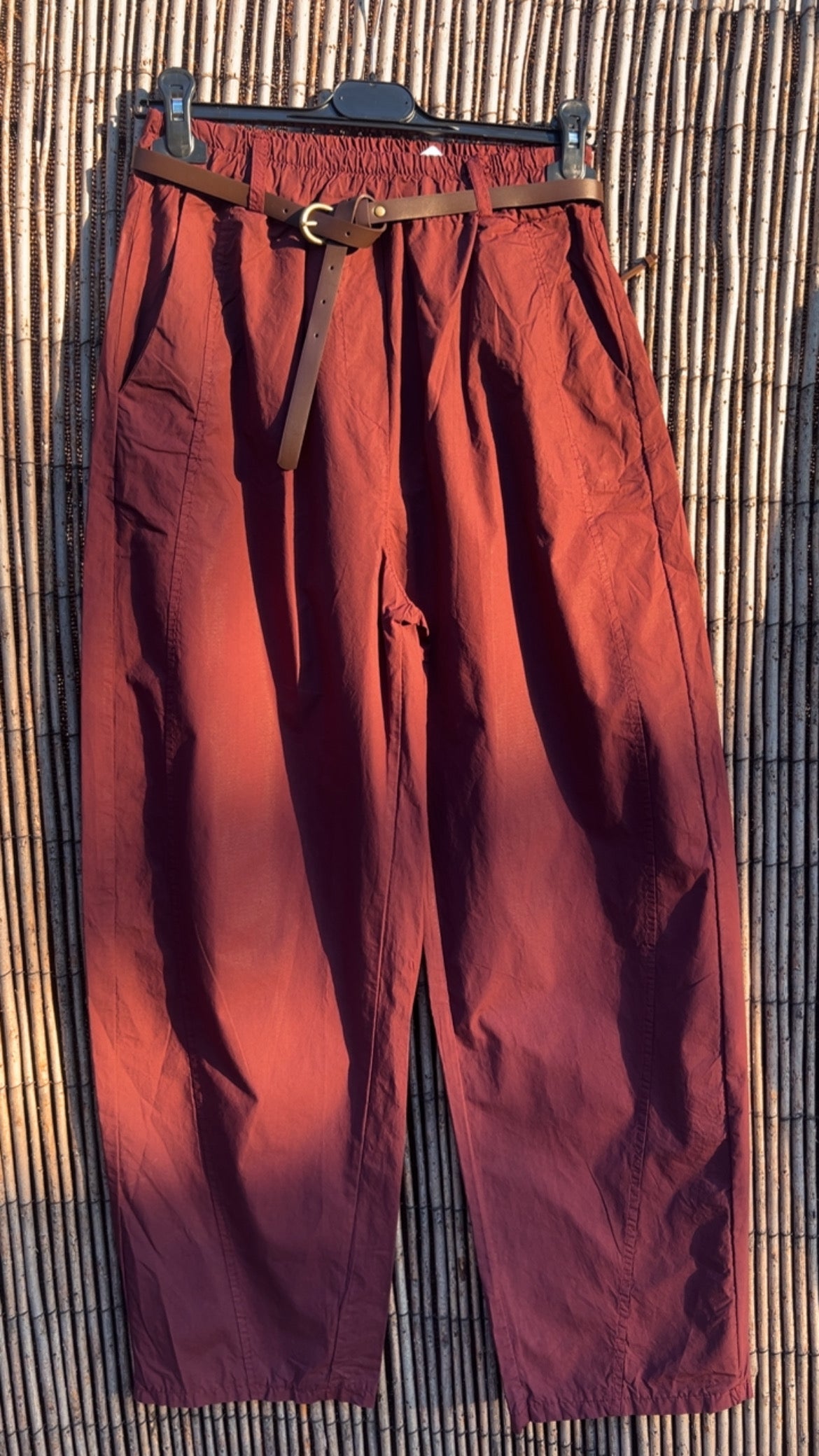 Pantalón globo burdeos