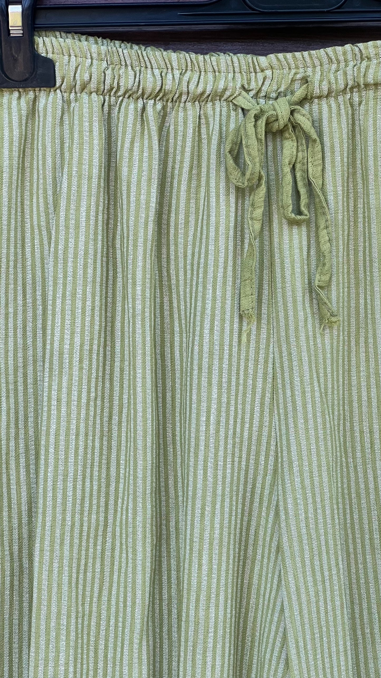Pantalón bombacho pistacho