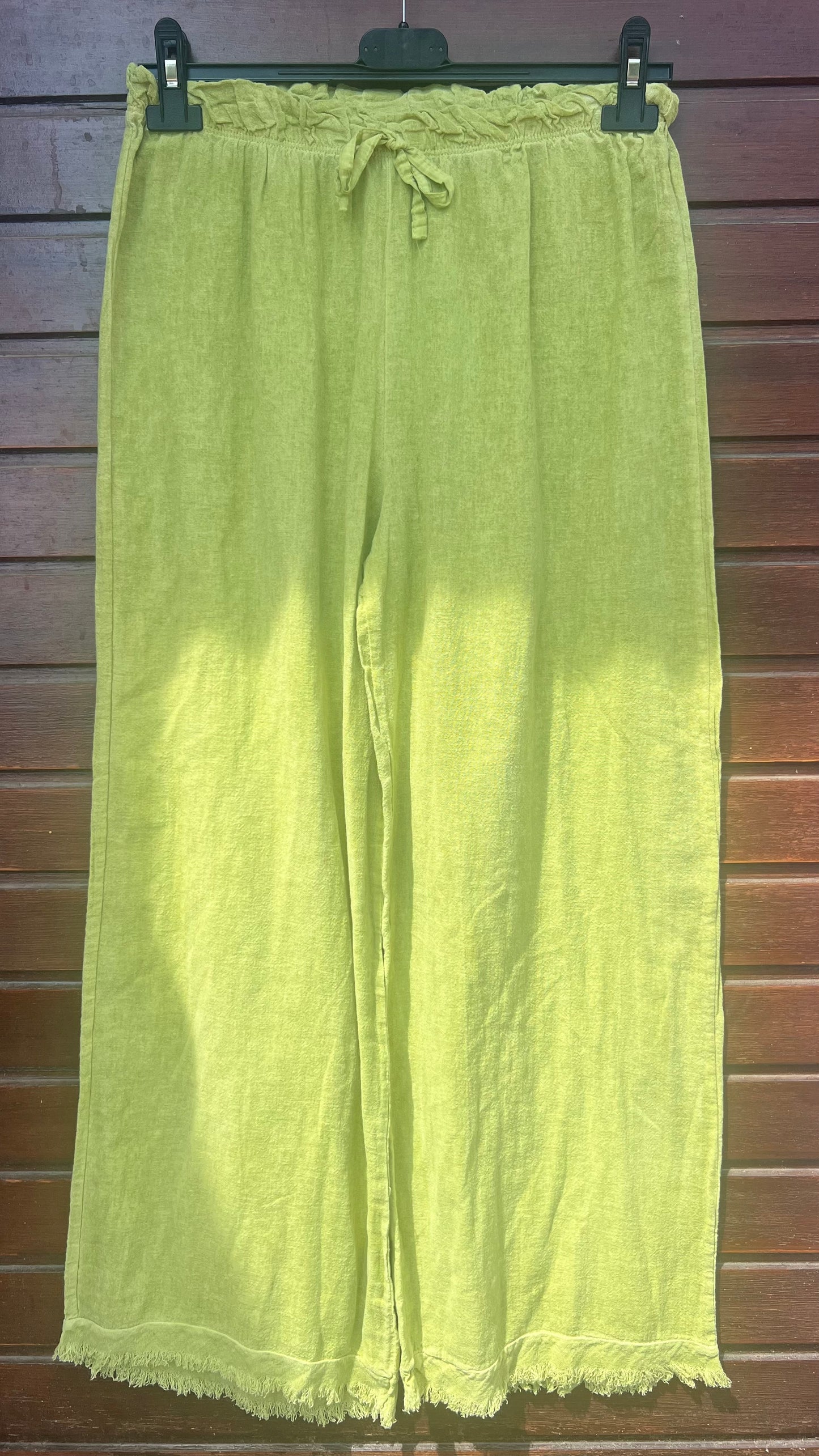 Pantalón pistacho flecos