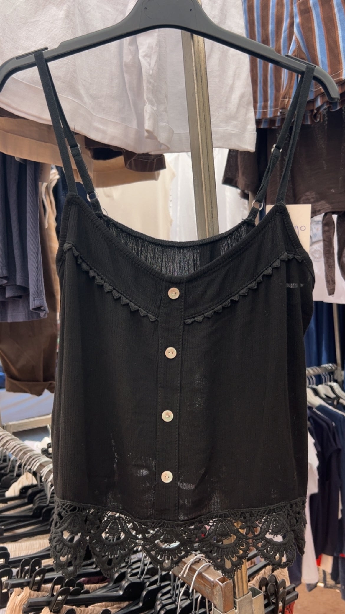 Top puntilla negro