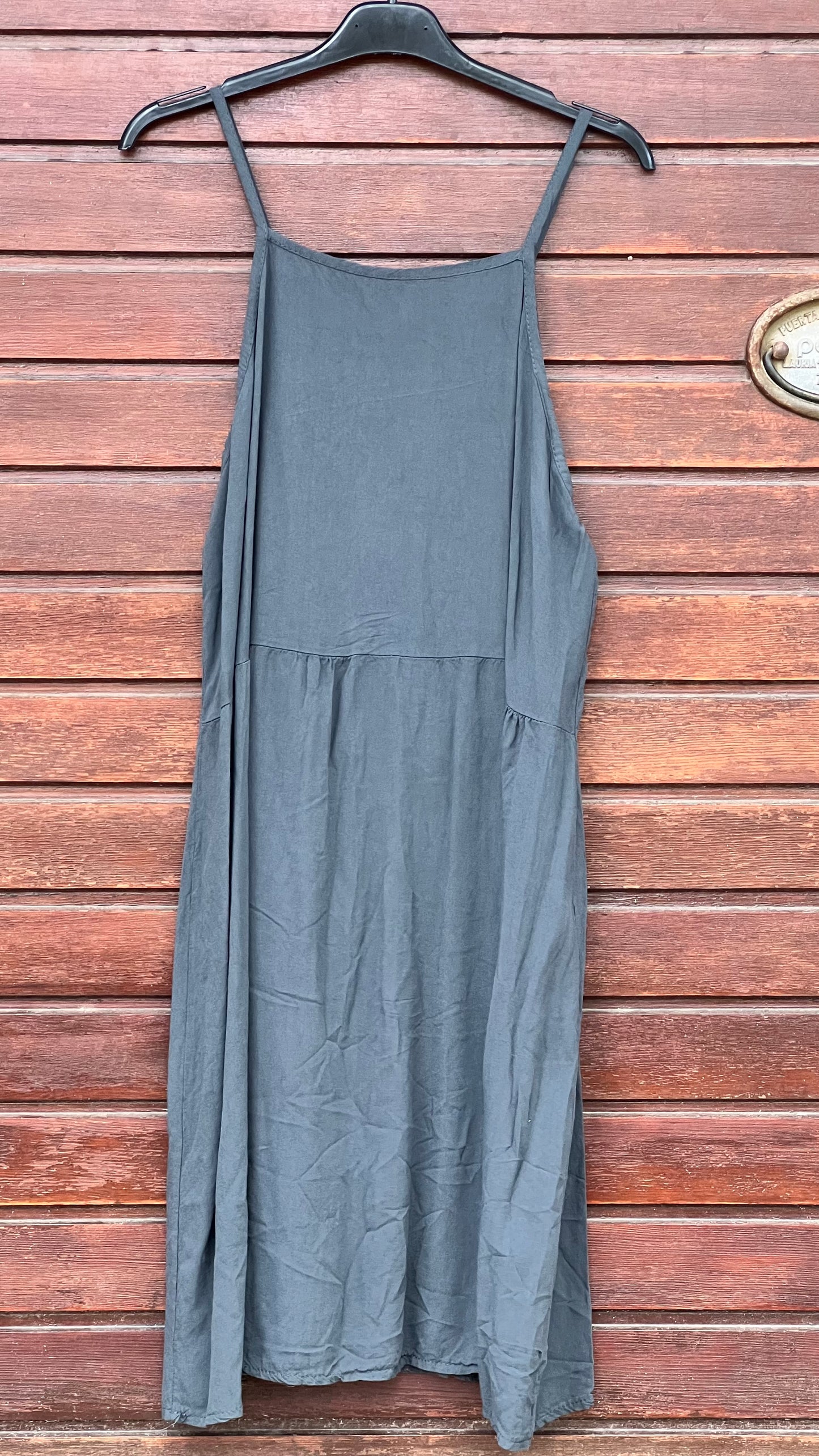 Vestido basico gris