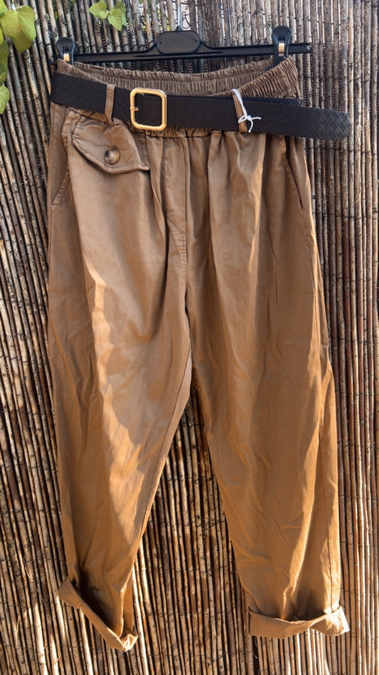Jogger camel detalle bolsillo