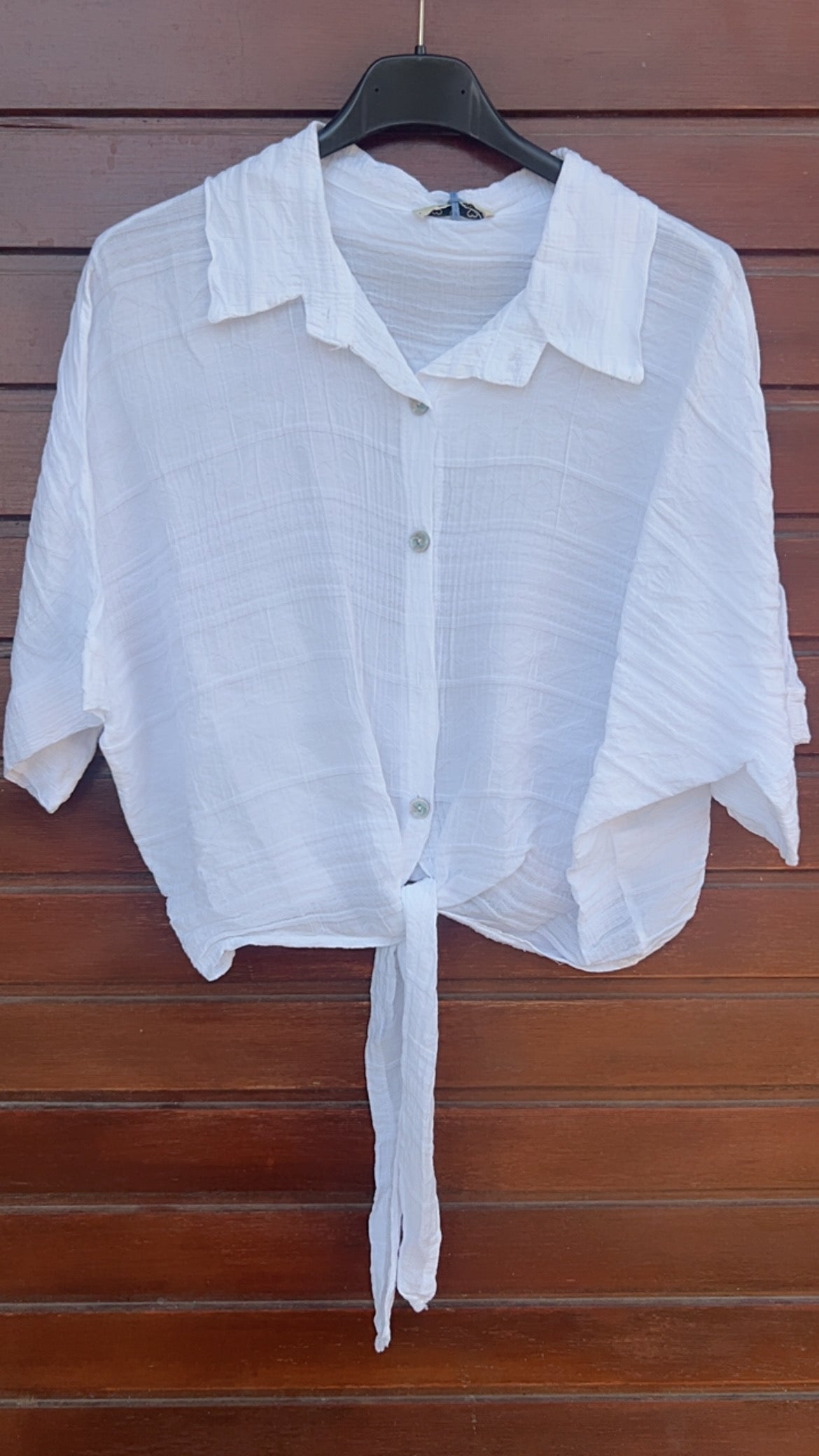Camisa blanca cenefa