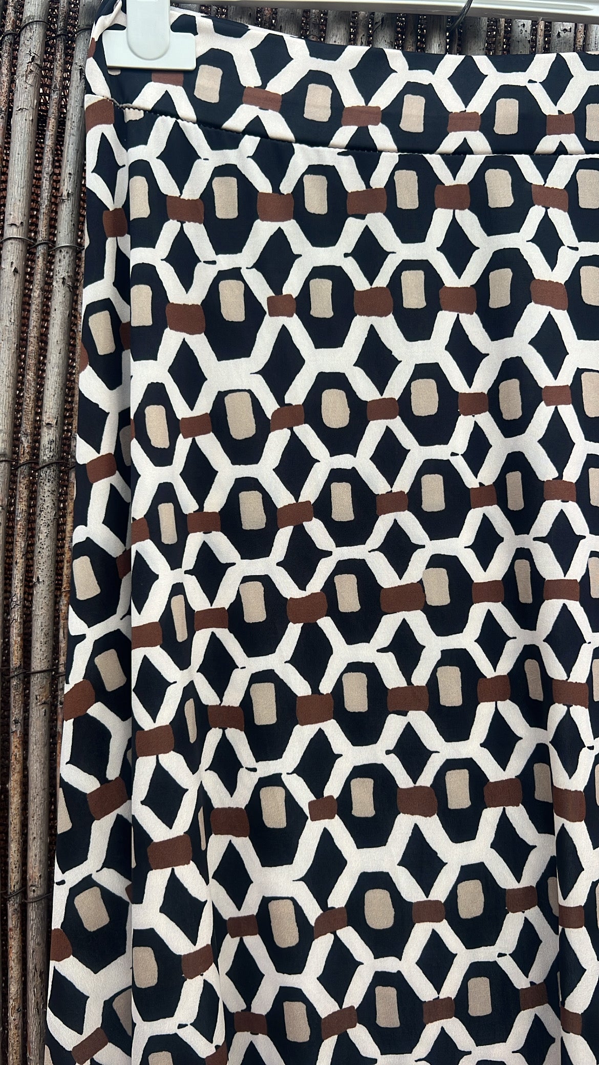 Falda licra fria negro y beige