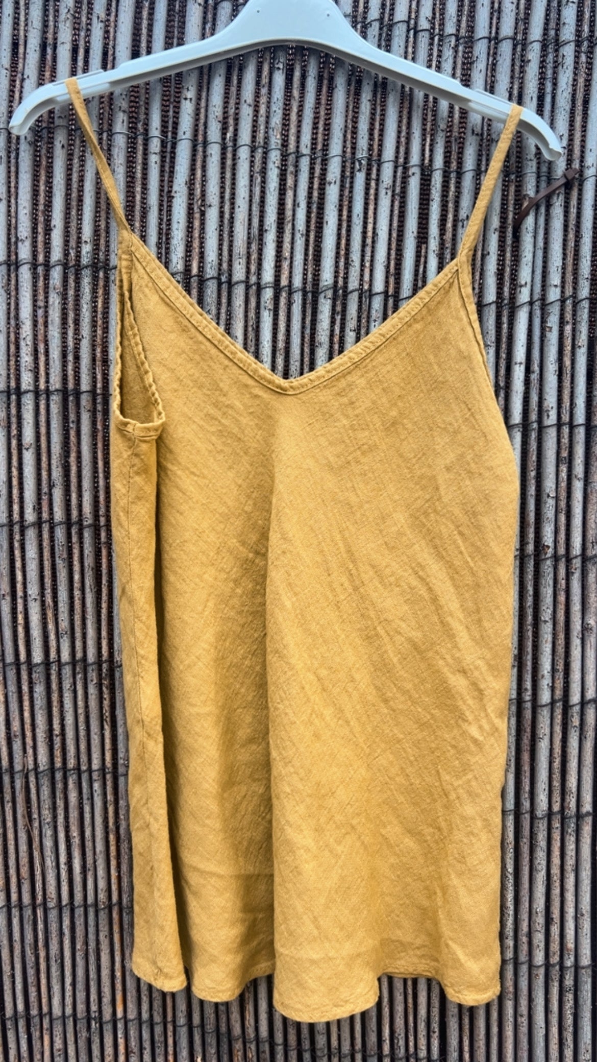 Top tirante fino mostaza
