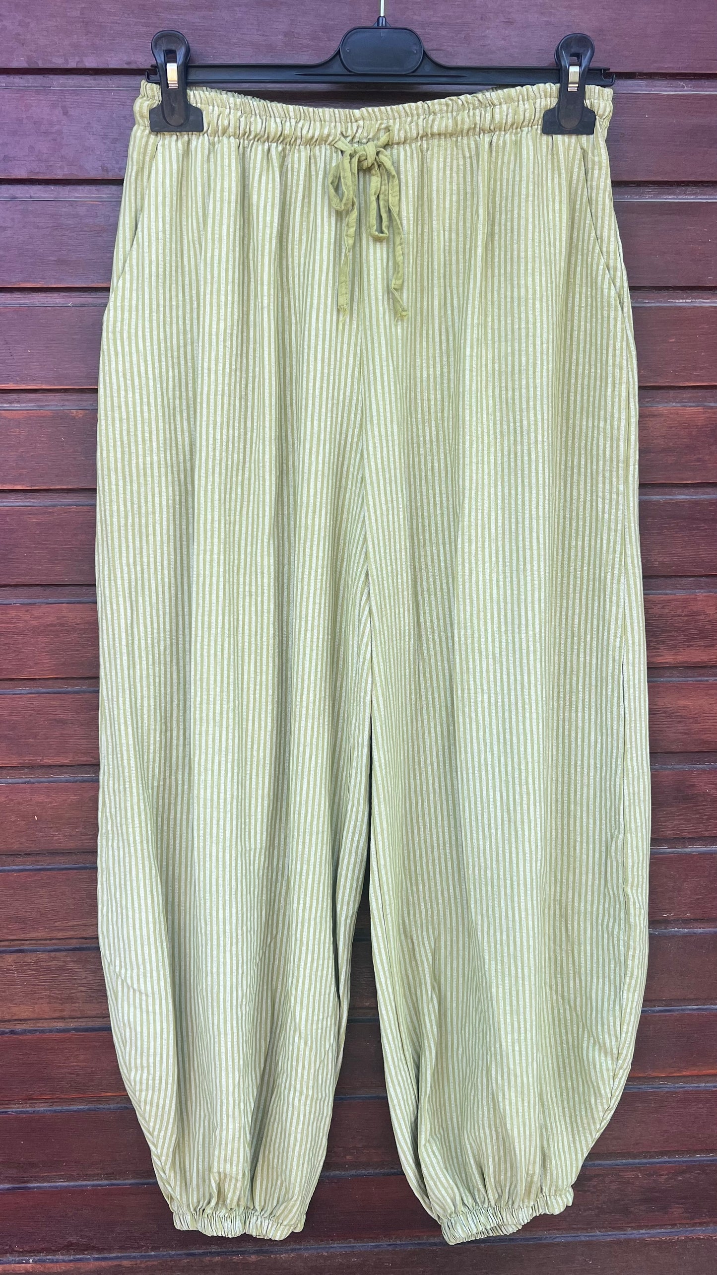 Pantalón bombacho pistacho