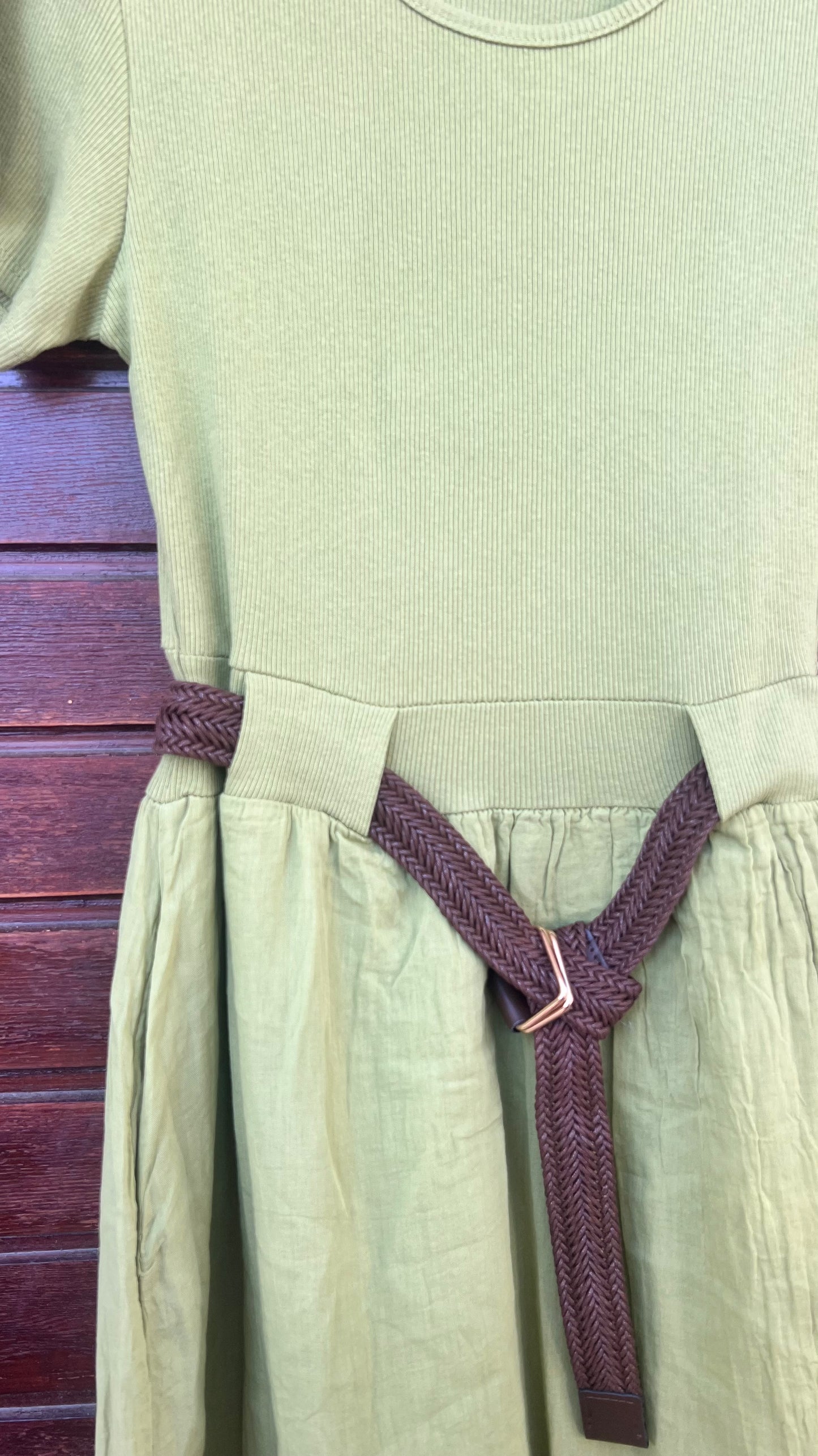Vestido pistacho con cinturón