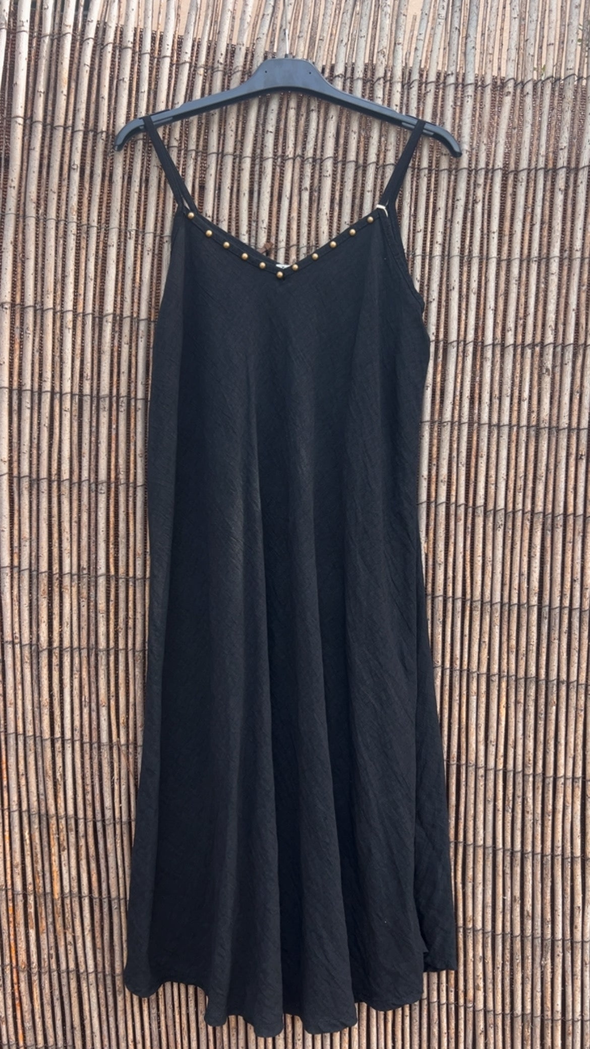 Vestido tachuelas negro