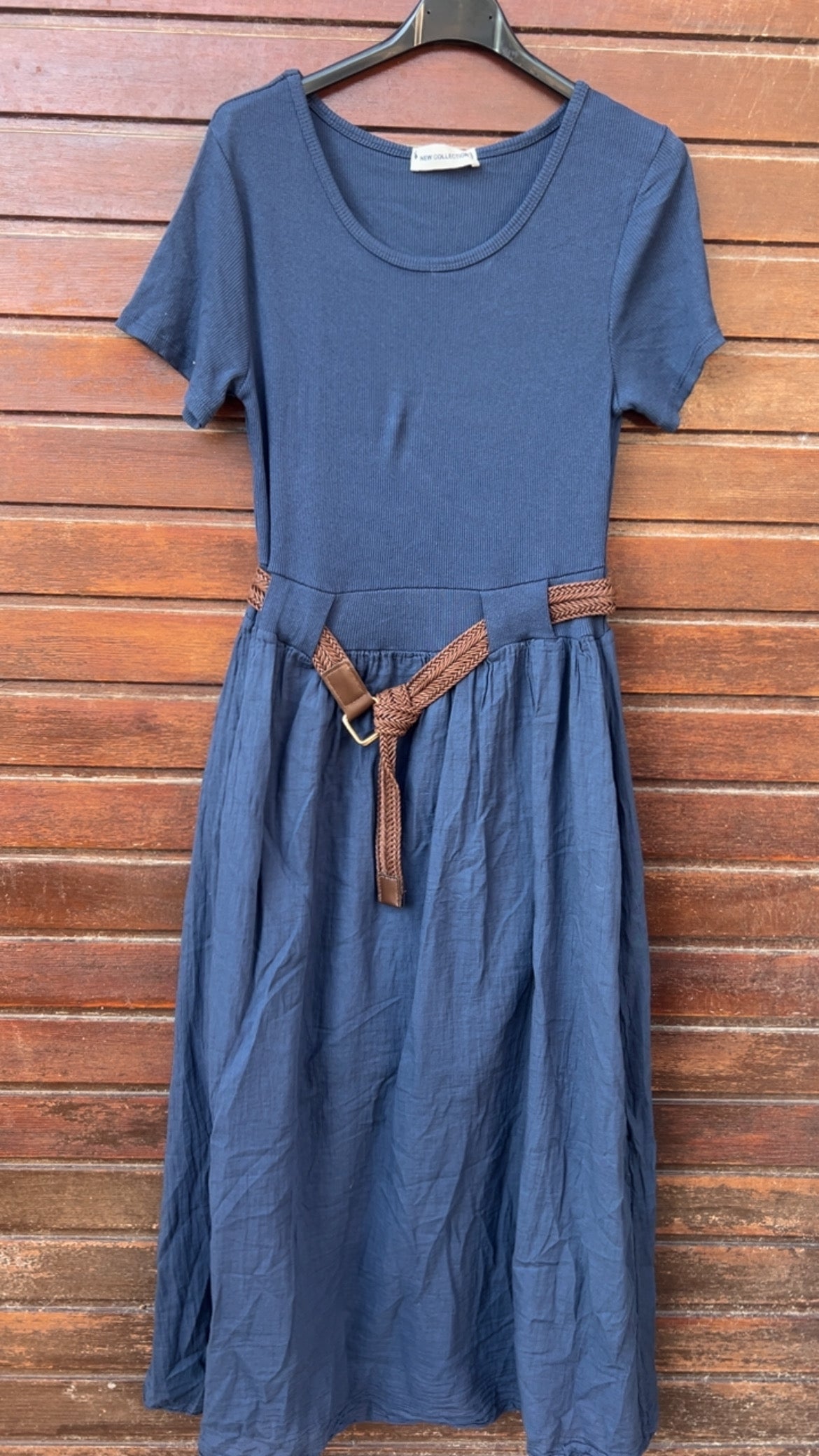 Vestido marino con cinturón