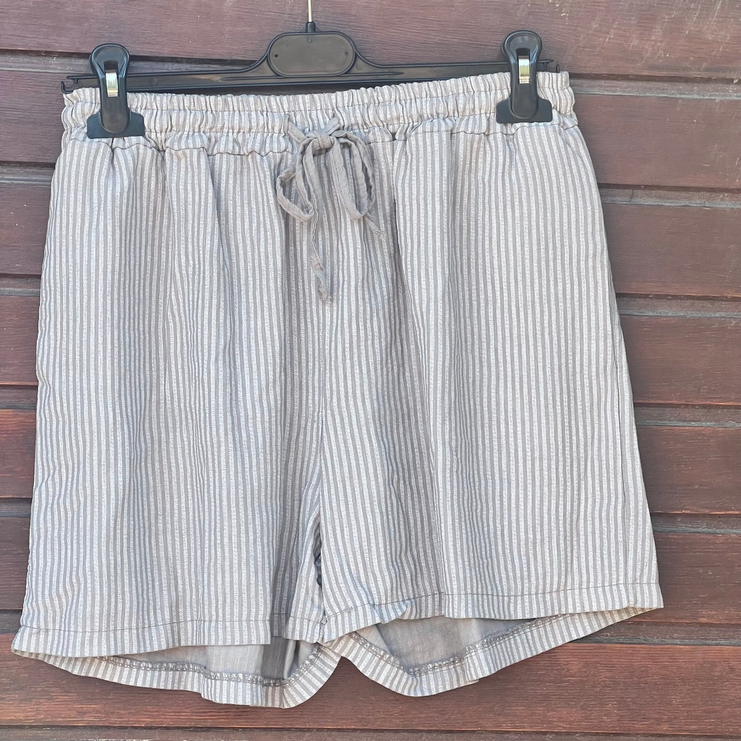 Pantalón corto taupe