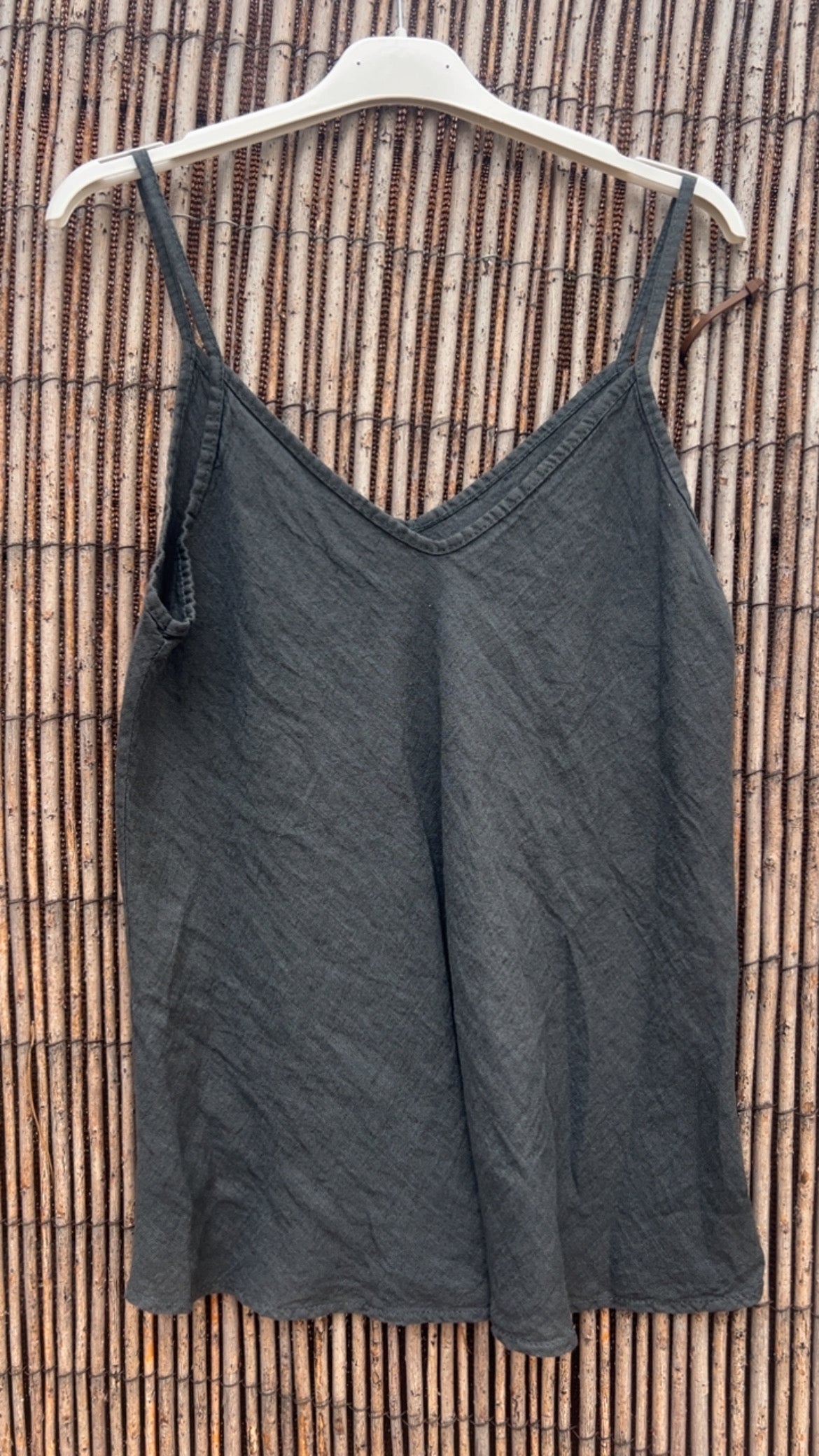 Top tirante fino gris
