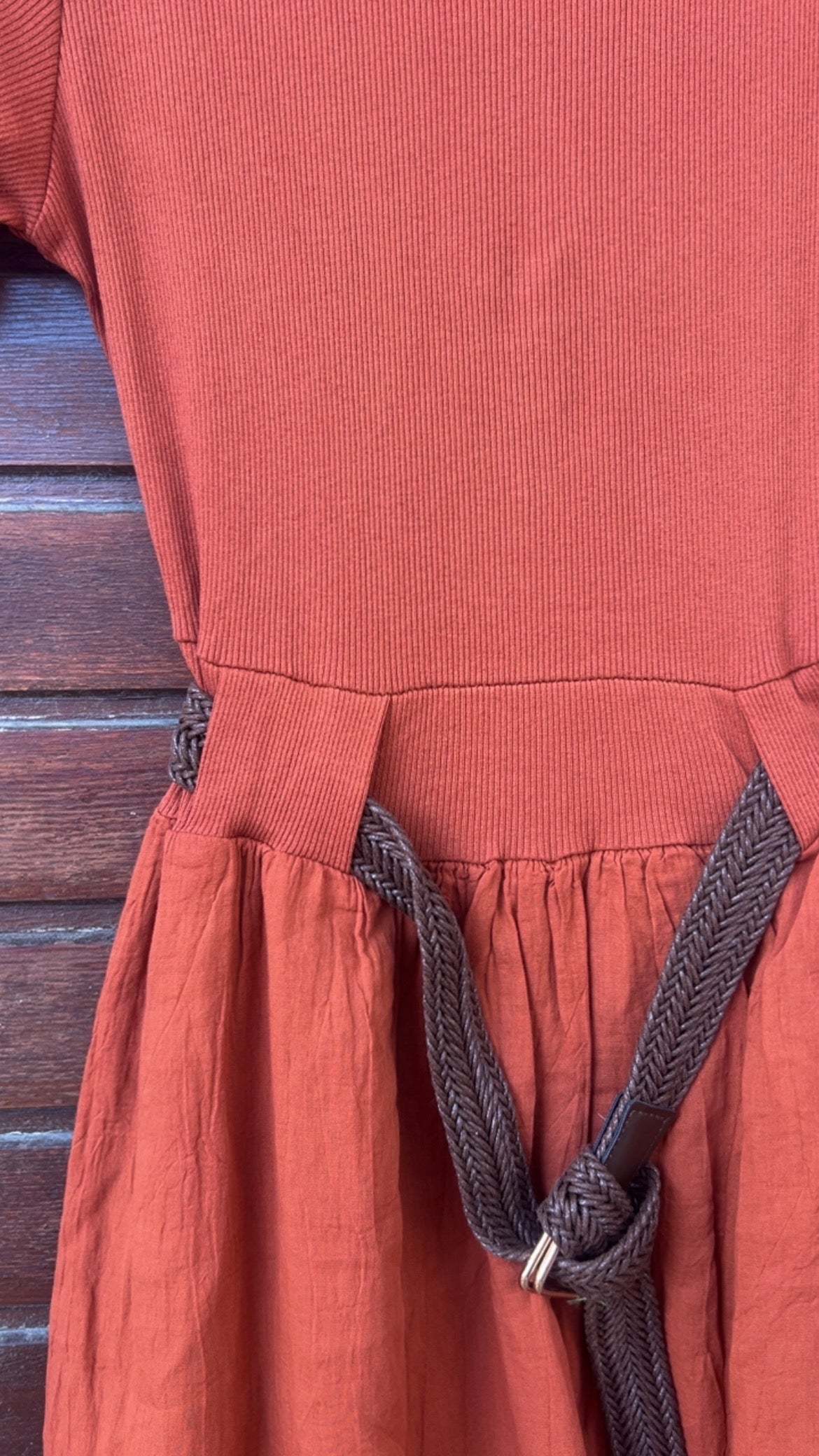 Vestido teja con cinturón