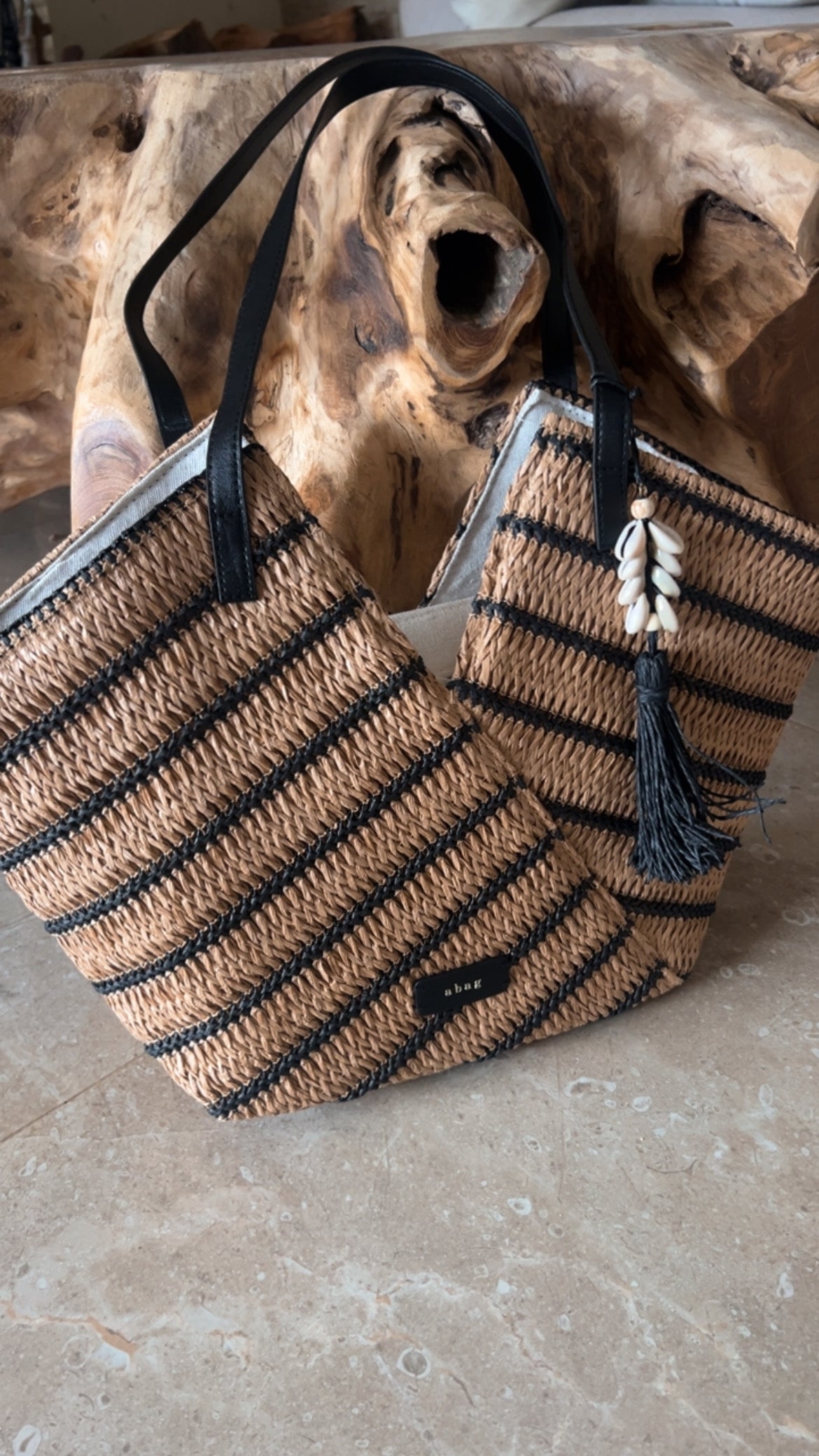 Bolso rafia ribete negro
