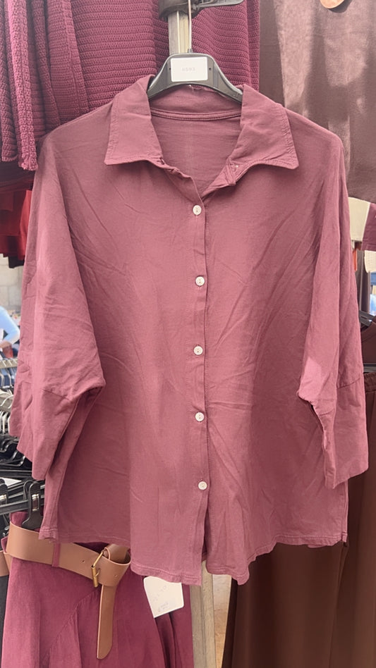 Camisa burdeos media manga