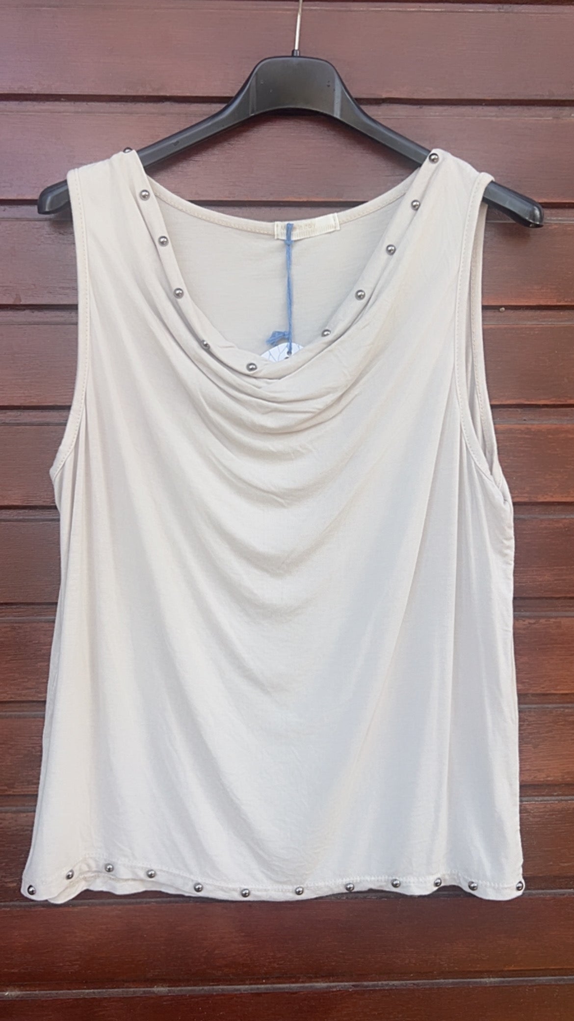 Top drapeado beige