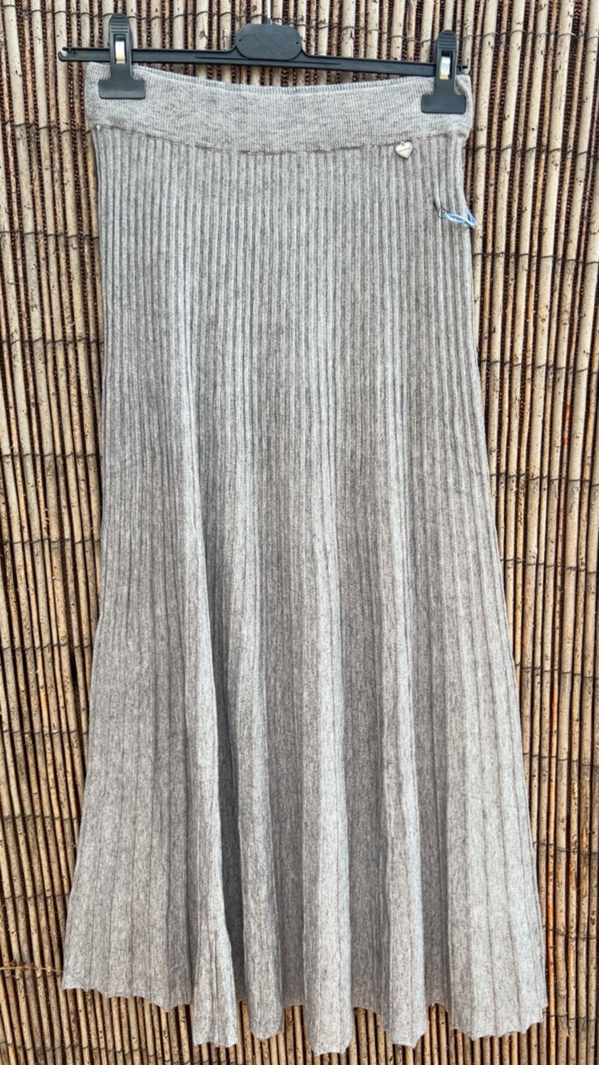 Falda gris canalé